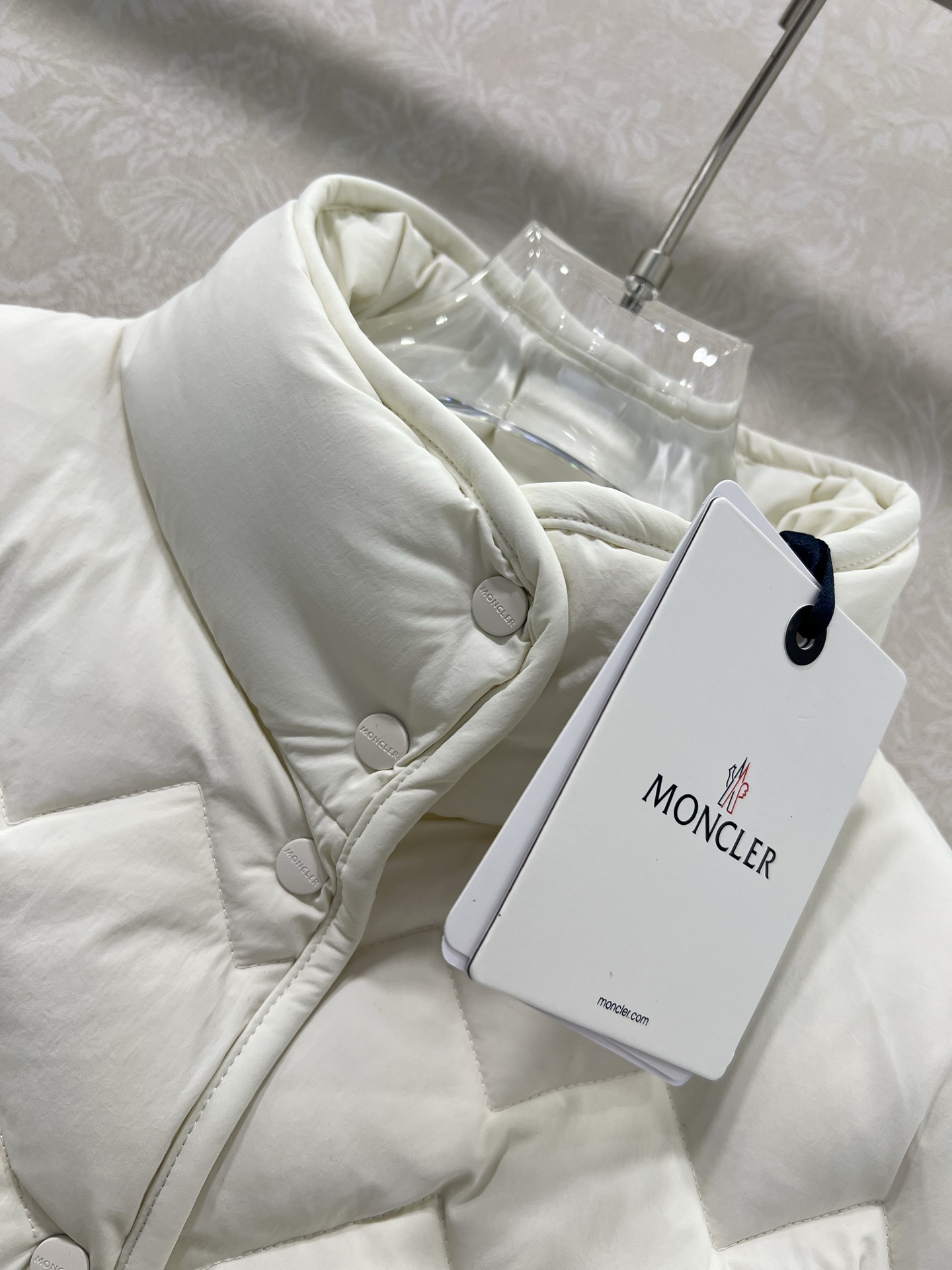 🔥🔥Moncl*r 25FW秋冬新款 三角波纹立领羽绒服外套 Senevee格纹设计爱心短款羽绒服，经典