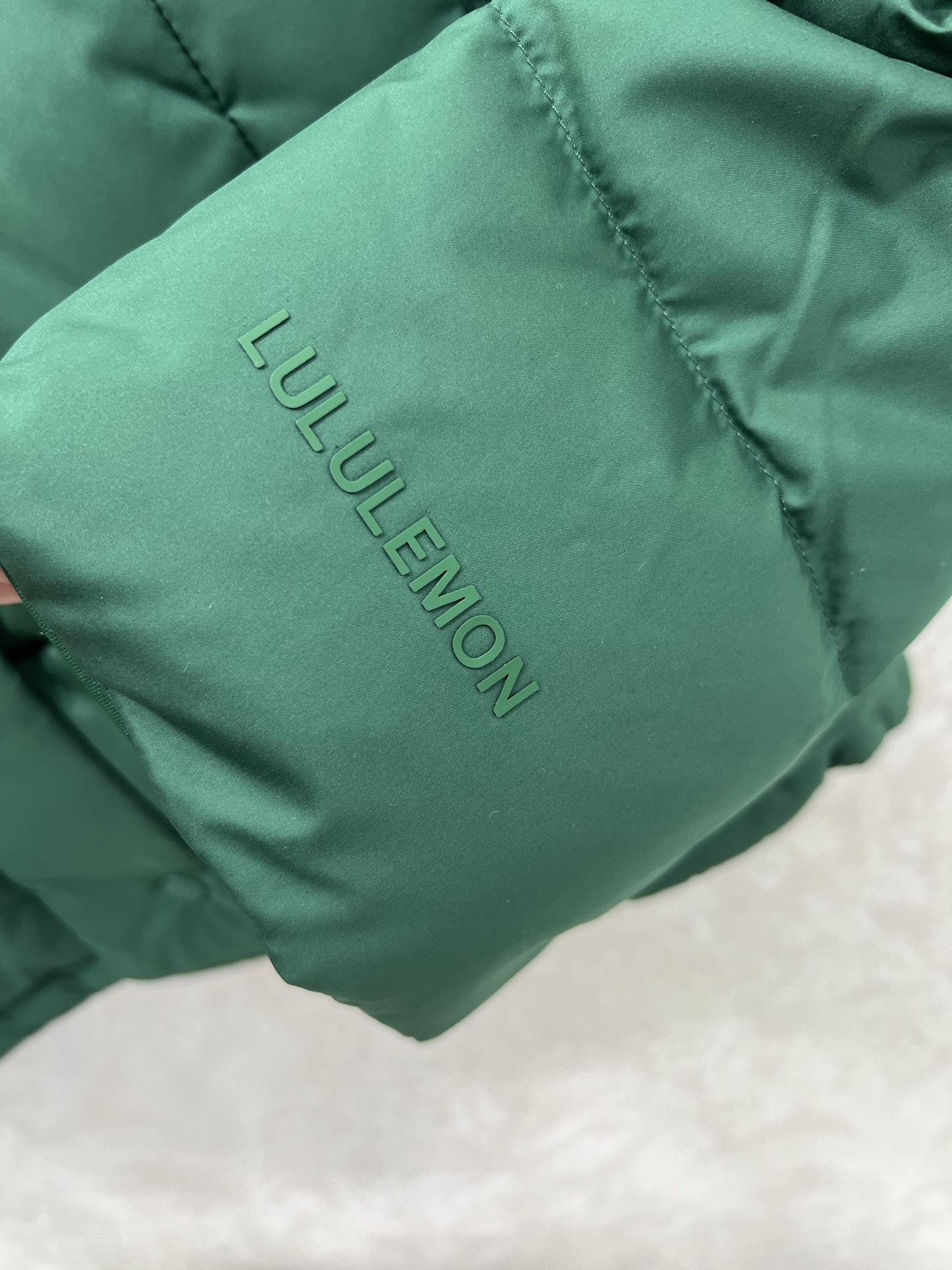 🔥🔥lululemon 25新款五格收腰羽绒服 WunderPuff Jaet 五格轻质宽松鹅绒 小红书