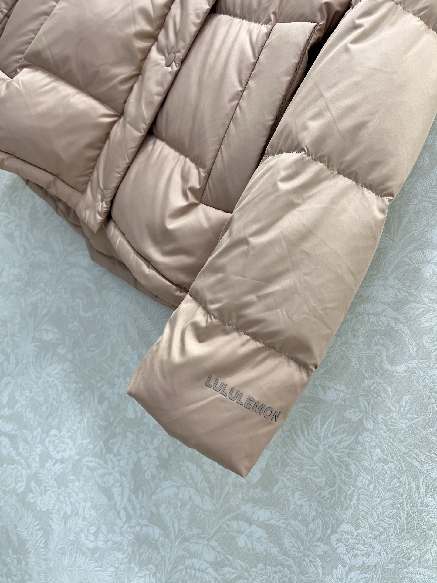 🔥🔥lululemon 25新款五格收腰羽绒服 WunderPuff Jaet 五格轻质宽松鹅绒 小红书