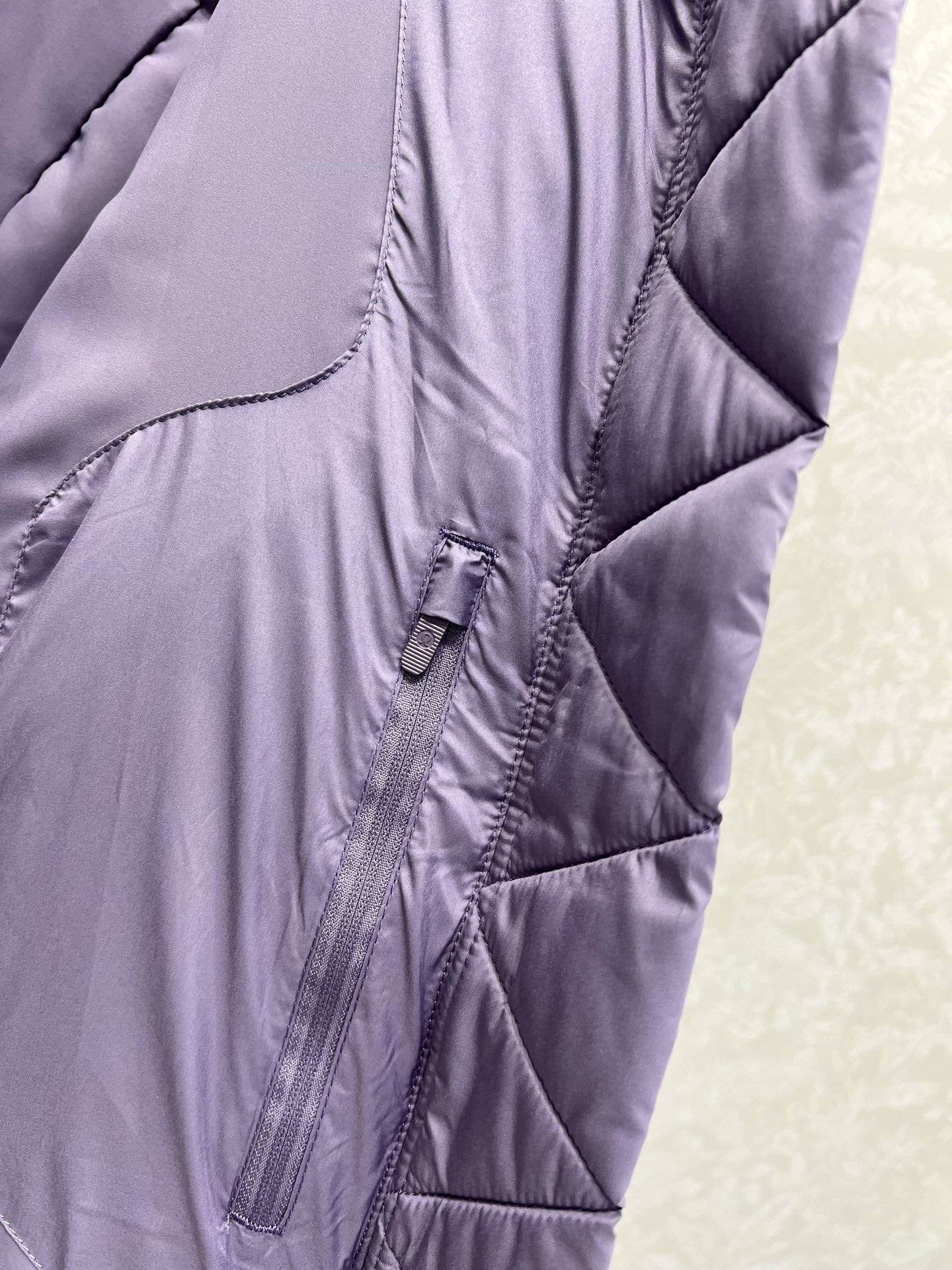 🔥🔥lululemon 25新款五格收腰羽绒服 WunderPuff Jaet 五格轻质宽松鹅绒 小红书