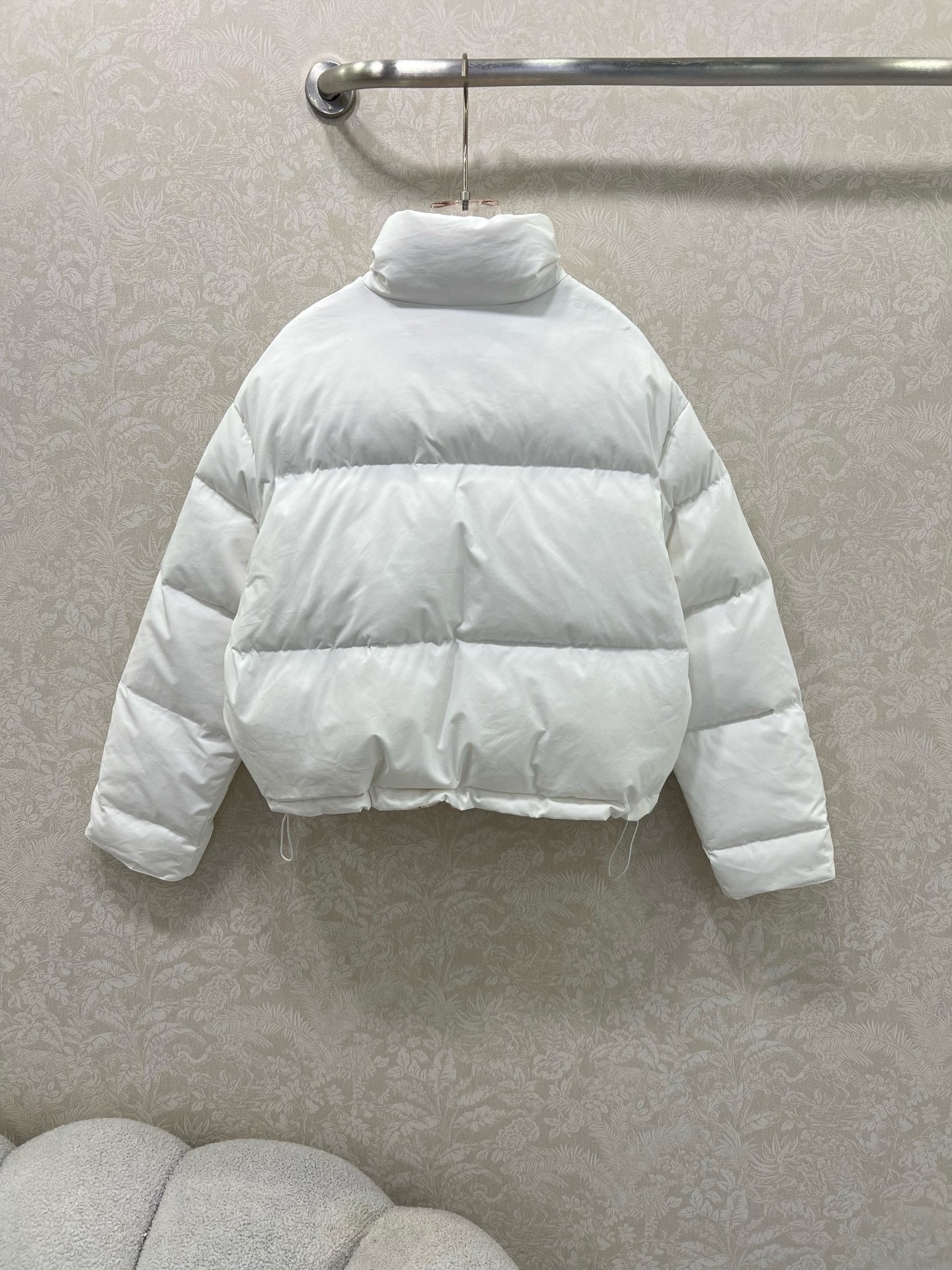 🔥🔥LoroPiann* lp 🌹 25新款高奢极简风穿搭立领羽绒服 90白鸭绒 定制五金 延续品牌一惯