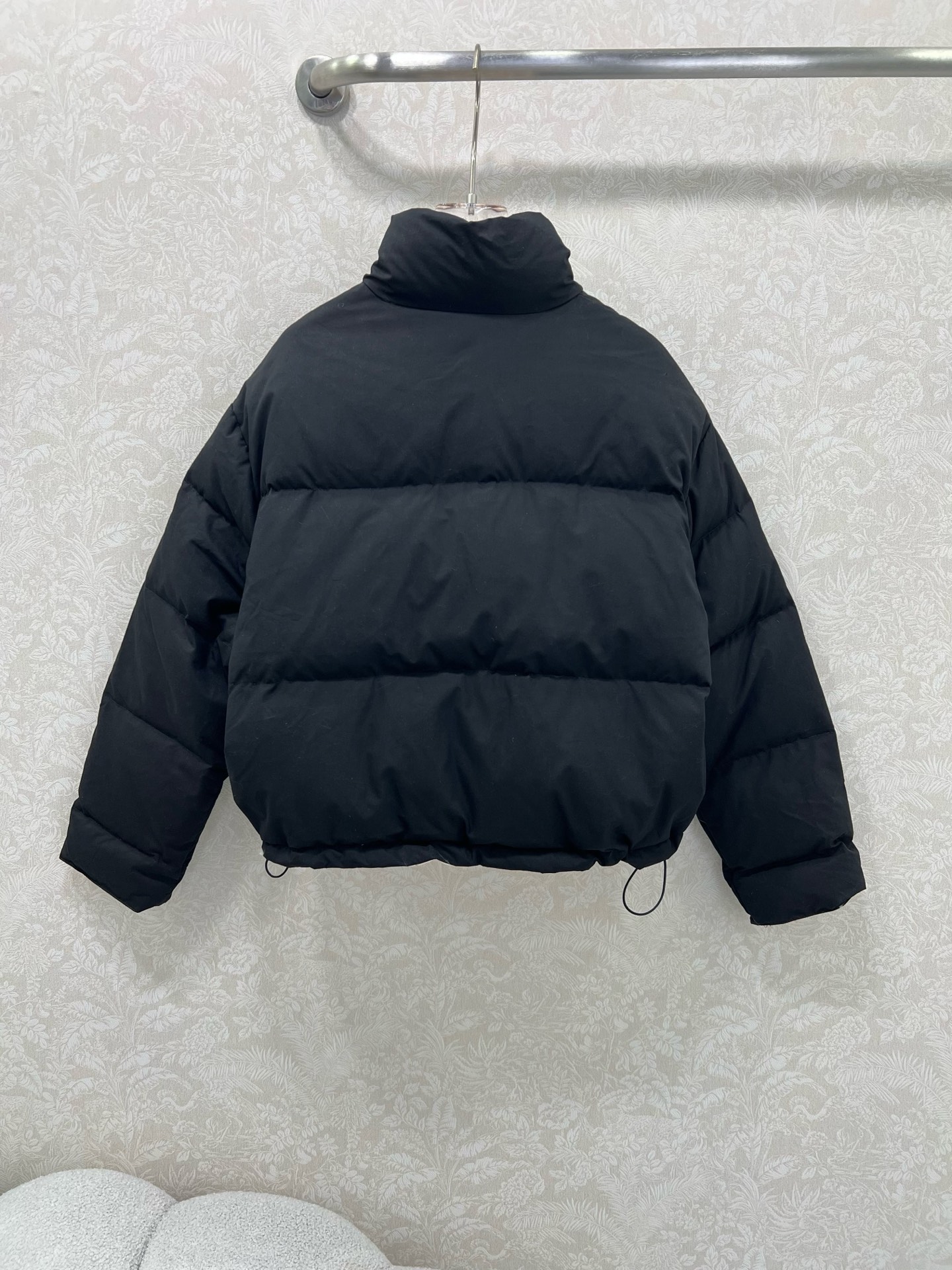 🔥🔥LoroPiann* lp 🌹 25新款高奢极简风穿搭立领羽绒服 90白鸭绒 定制五金 延续品牌一惯