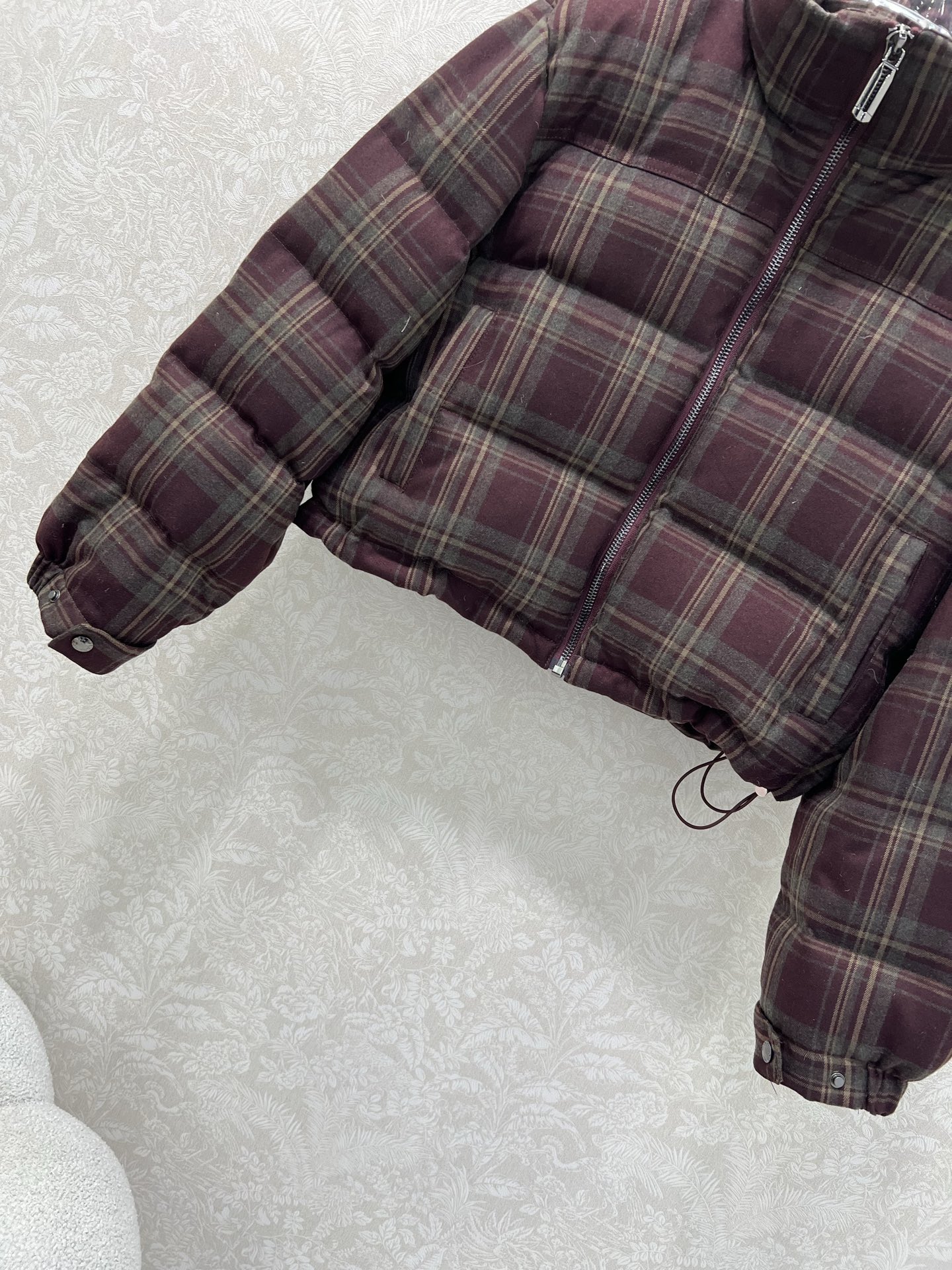 🔥🔥prad*25新款小立领格子羽绒外套 90白鸭绒 美拉德色系格子满印时髦好看 版型很赞 定制的纯棉磨