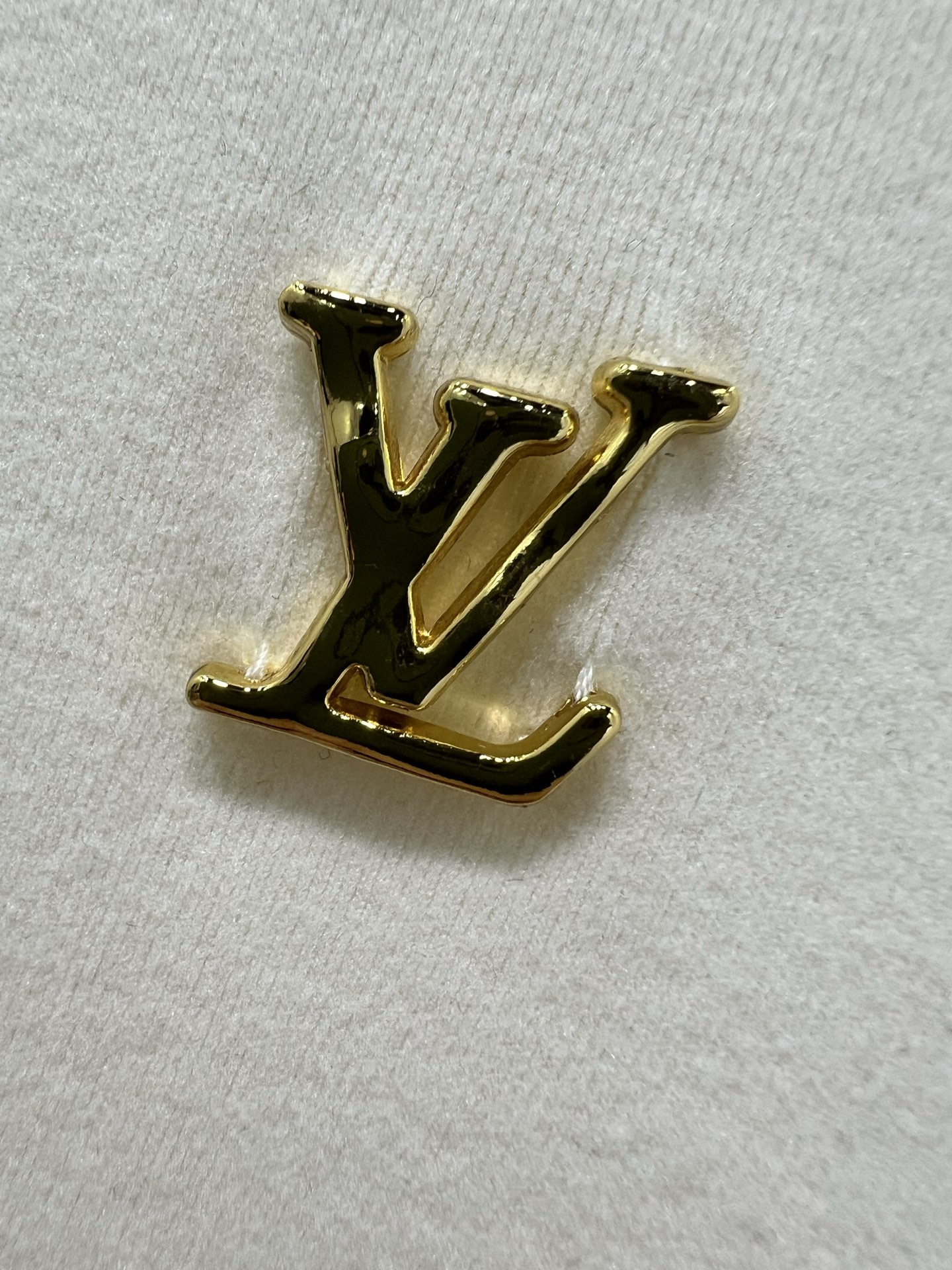 🔥🔥Louis VUITT*N25新款法兰绒自加热打底 小立领打底上衣 胸前logo小金属装饰 面料柔软