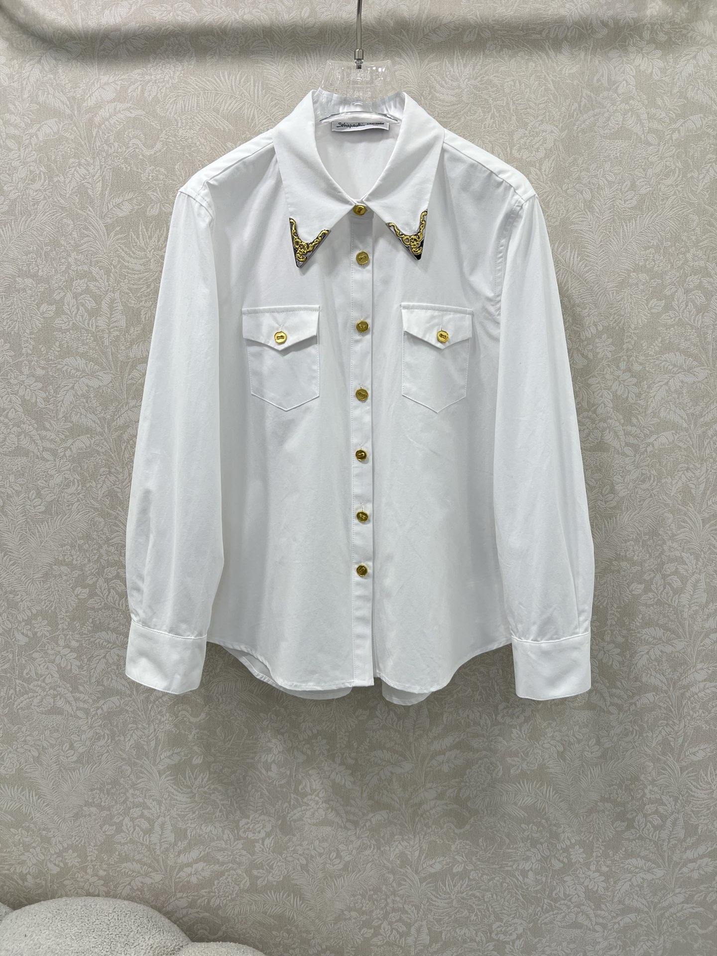 🔥🔥Schiaparelli夏帕瑞丽 25新款翻领单排扣长袖衬衣 整件定制品牌特色五金装饰 全棉材质 质