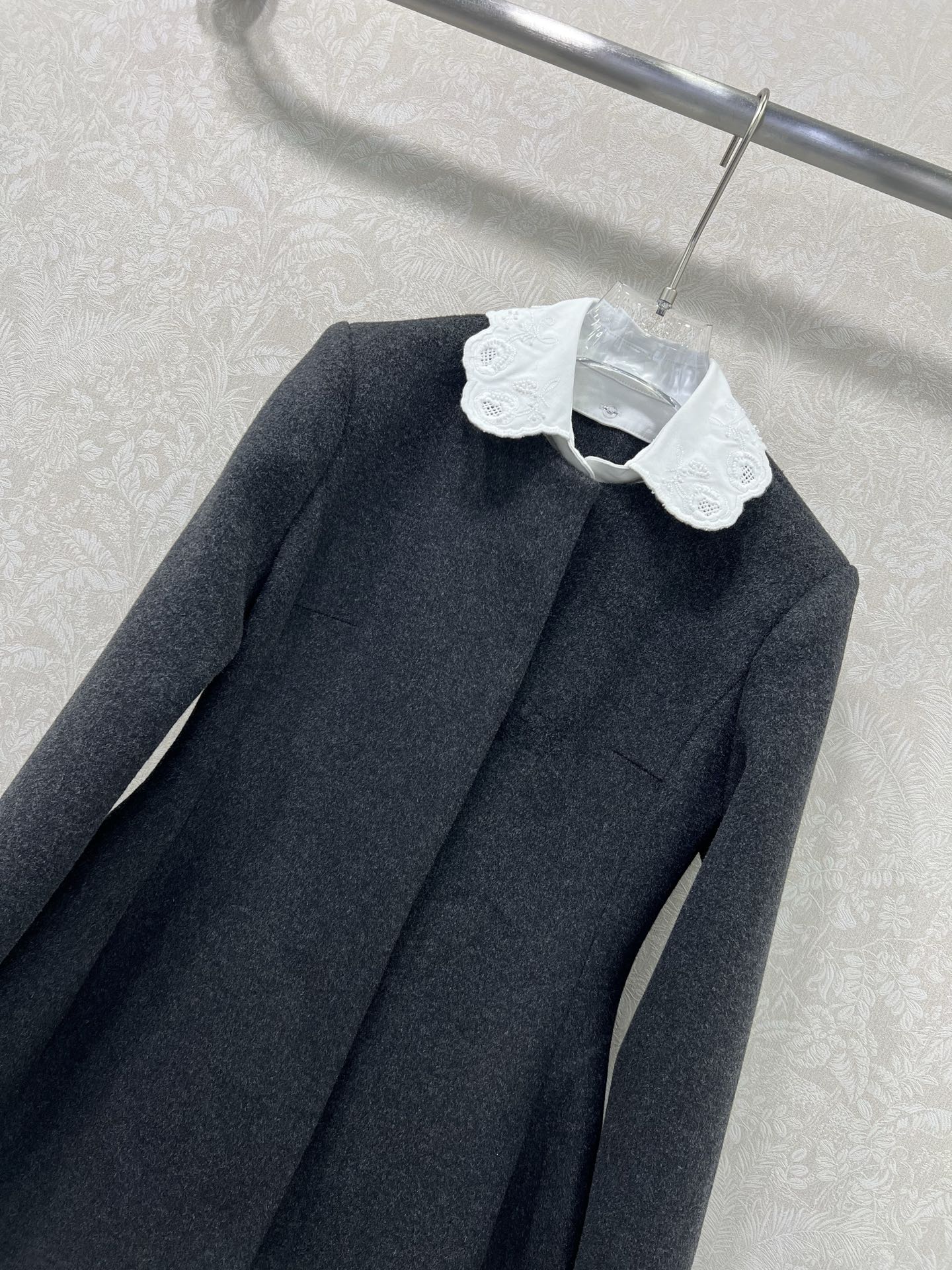 🔥🔥Miumi*25秋冬新品绣花领娃娃款羊毛毛呢外套连衣裙 超减龄甜妹千金穿搭 可拆卸刺绣娃娃领精致减龄