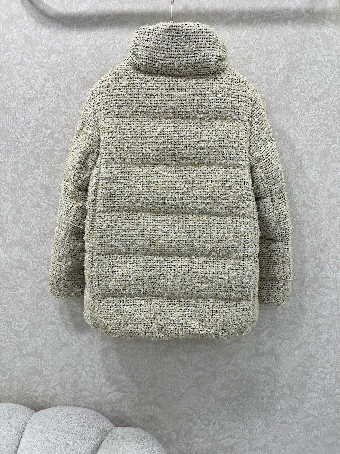 🔥🔥Moncle*25新款金色编织毛呢羽绒 定制进口毛呢材质，90白鸭绒 充绒量150g填充内里，整件轻