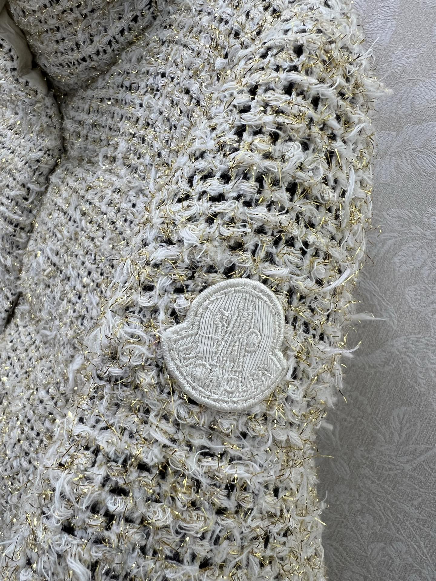🔥🔥Moncle*25新款金色编织毛呢羽绒 定制进口毛呢材质，90白鸭绒 充绒量150g填充内里，整件轻