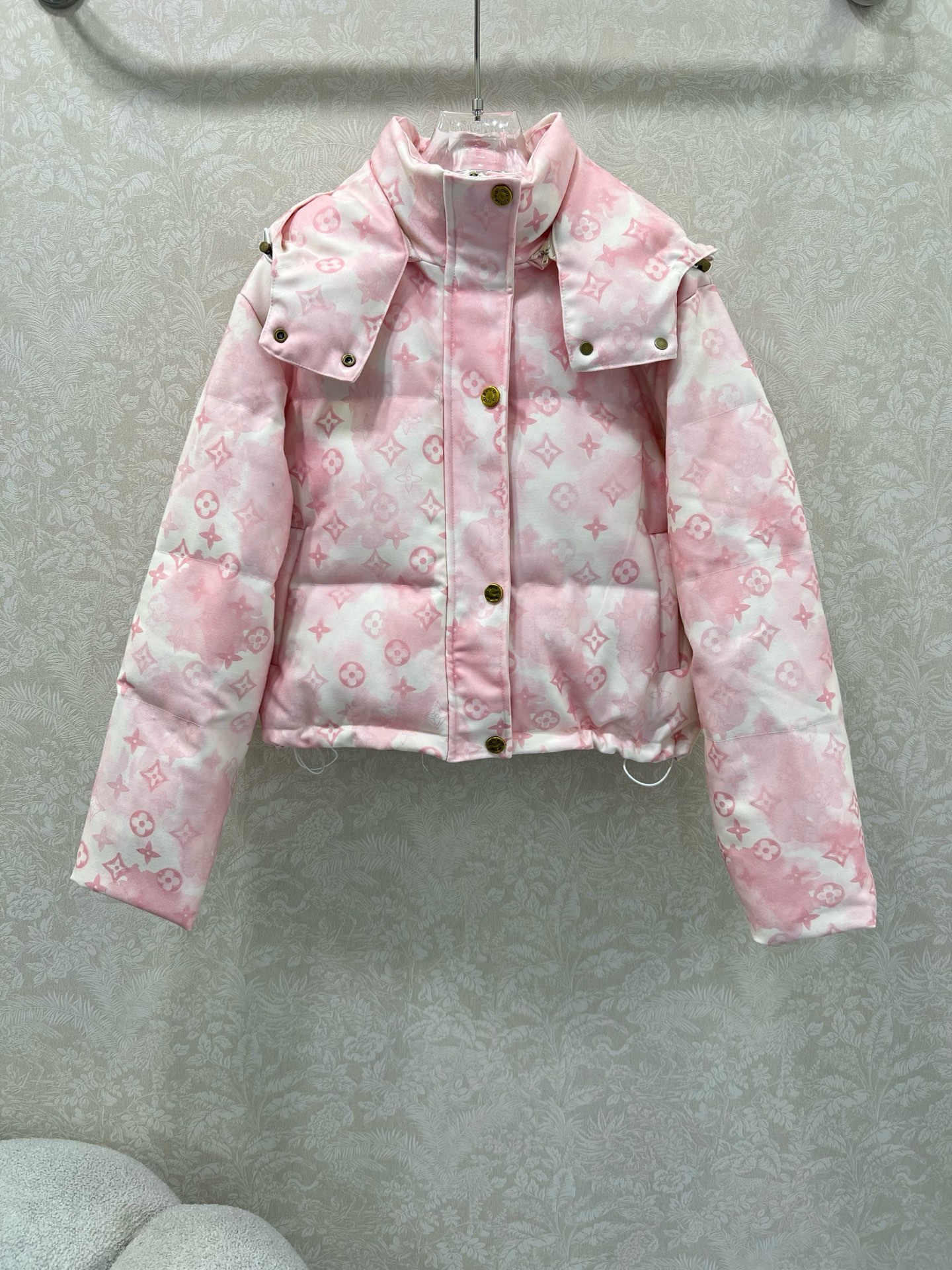 新出晕染粉色🔥🔥Louis Vuitt*n25新款羽绒服 90白鸭绒暗纹提花面料 可拆卸连帽设计 整件老