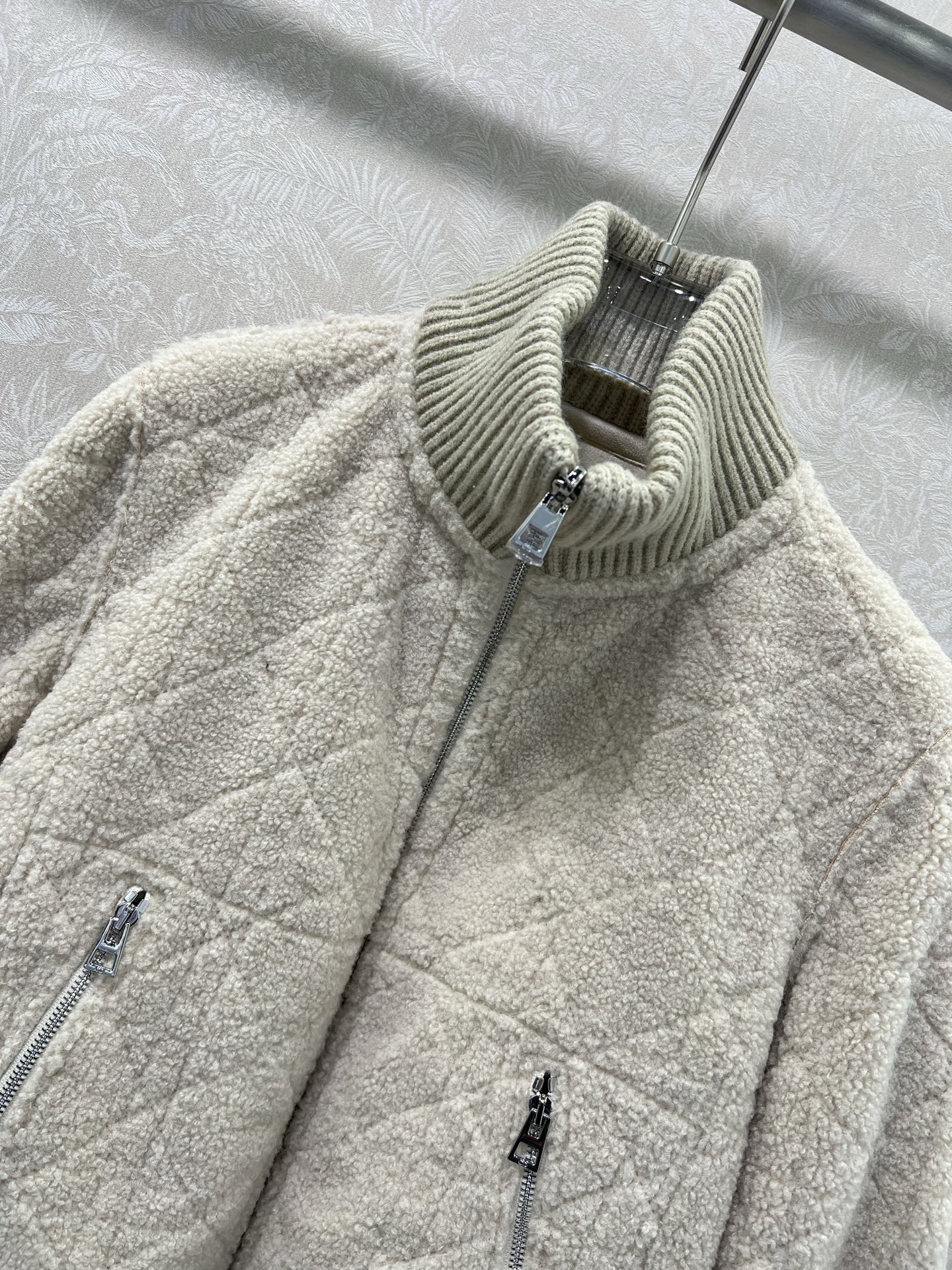 🔥🔥Dio*25新款两面穿环保再生毛夹克外套定制YB进口材质，质感细腻，穿搭舒适，立领拉链夹克外套，两面