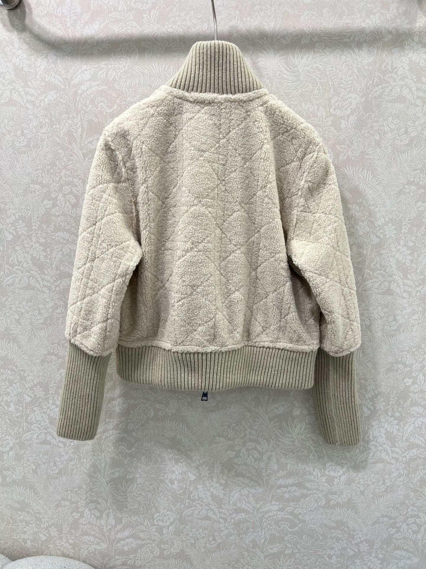 🔥🔥Dio*25新款两面穿环保再生毛夹克外套定制YB进口材质，质感细腻，穿搭舒适，立领拉链夹克外套，两面