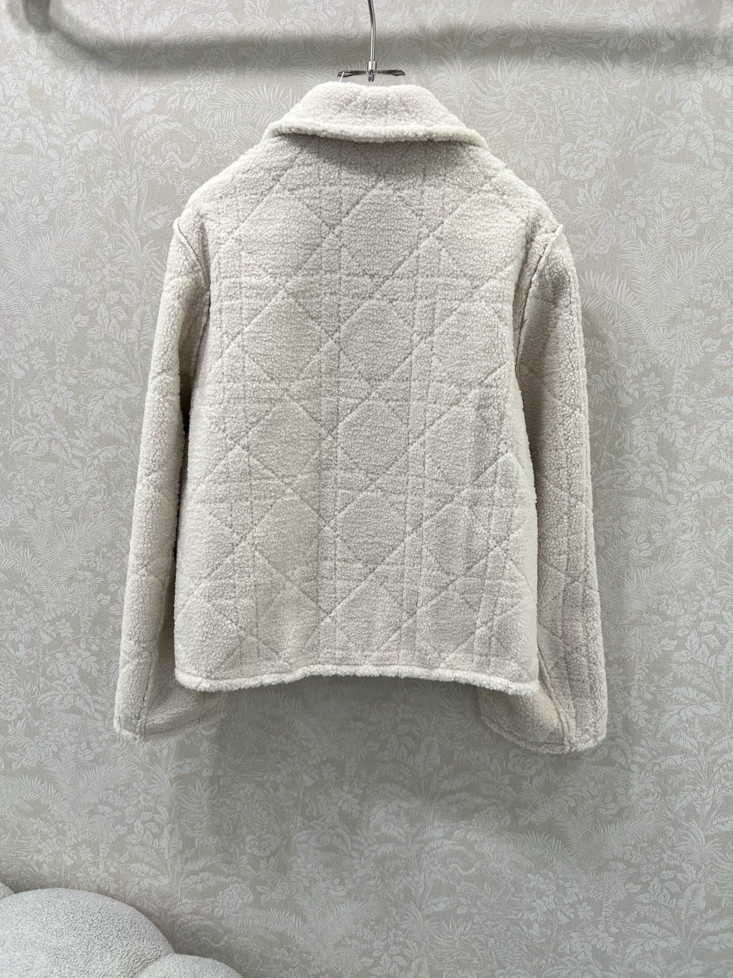 🔥🔥Dio*25新款藤格纹双面翻领外套 定制YB进口材质 舒适保暖 质感上乘 沿用两面穿设计 一面藤格纹