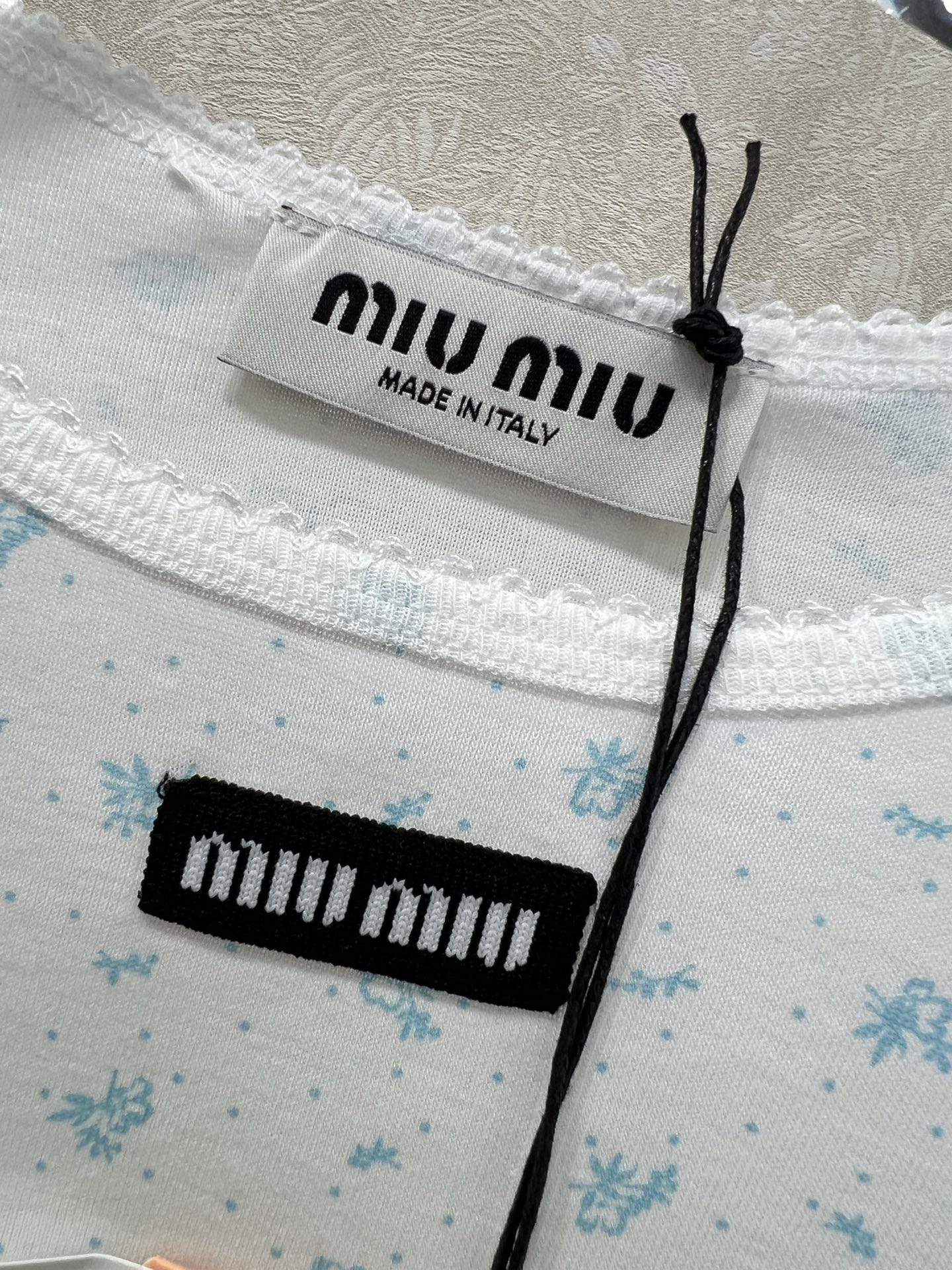 🔥🔥Miuni*25新款圆领碎花长袖上衣 全棉材质，清透舒适，弹力十足，圆领短袖裁剪，领口袖口螺纹波浪花