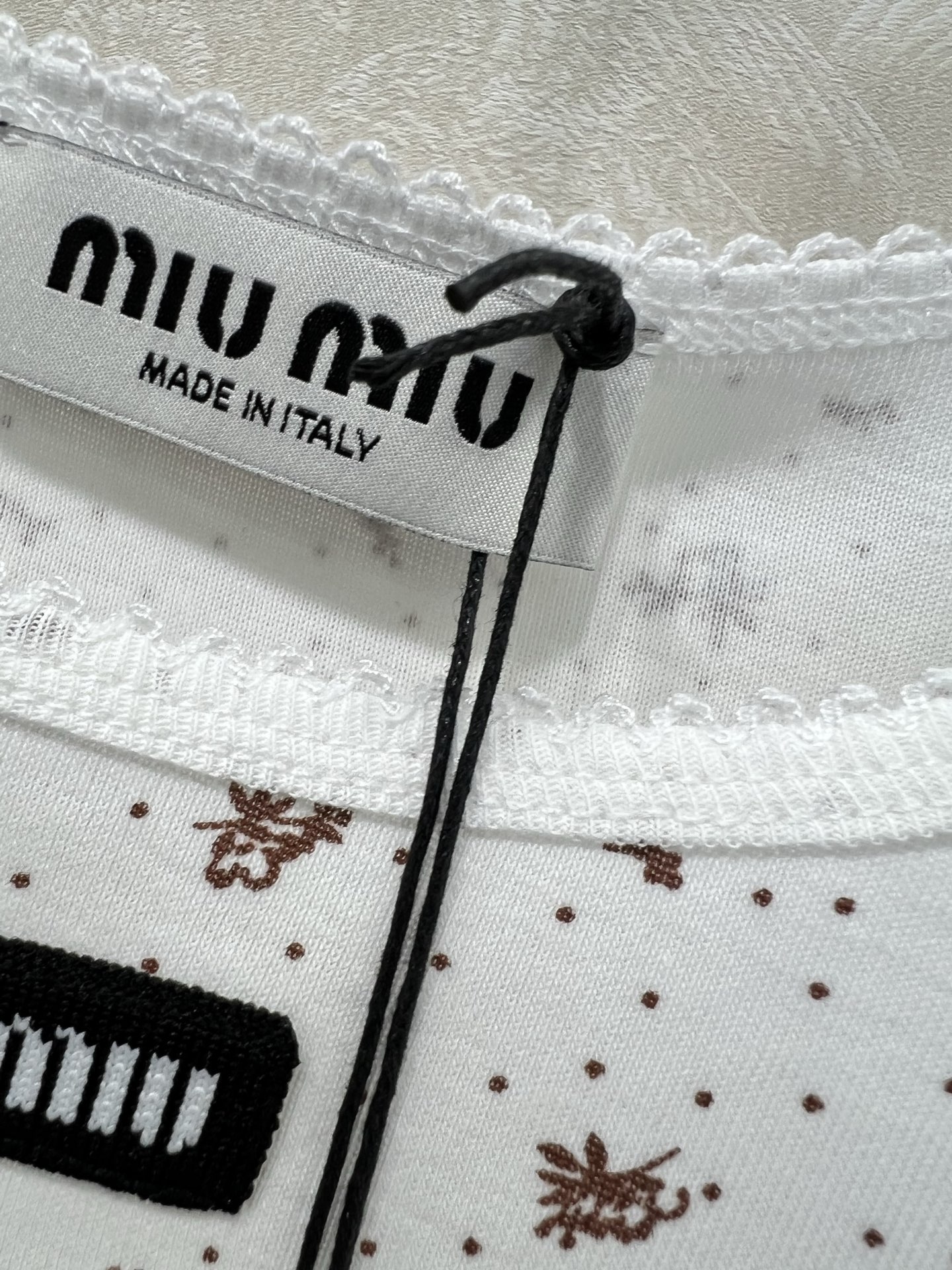 🔥🔥Miuni*25新款圆领碎花长袖上衣 全棉材质，清透舒适，弹力十足，圆领短袖裁剪，领口袖口螺纹波浪花