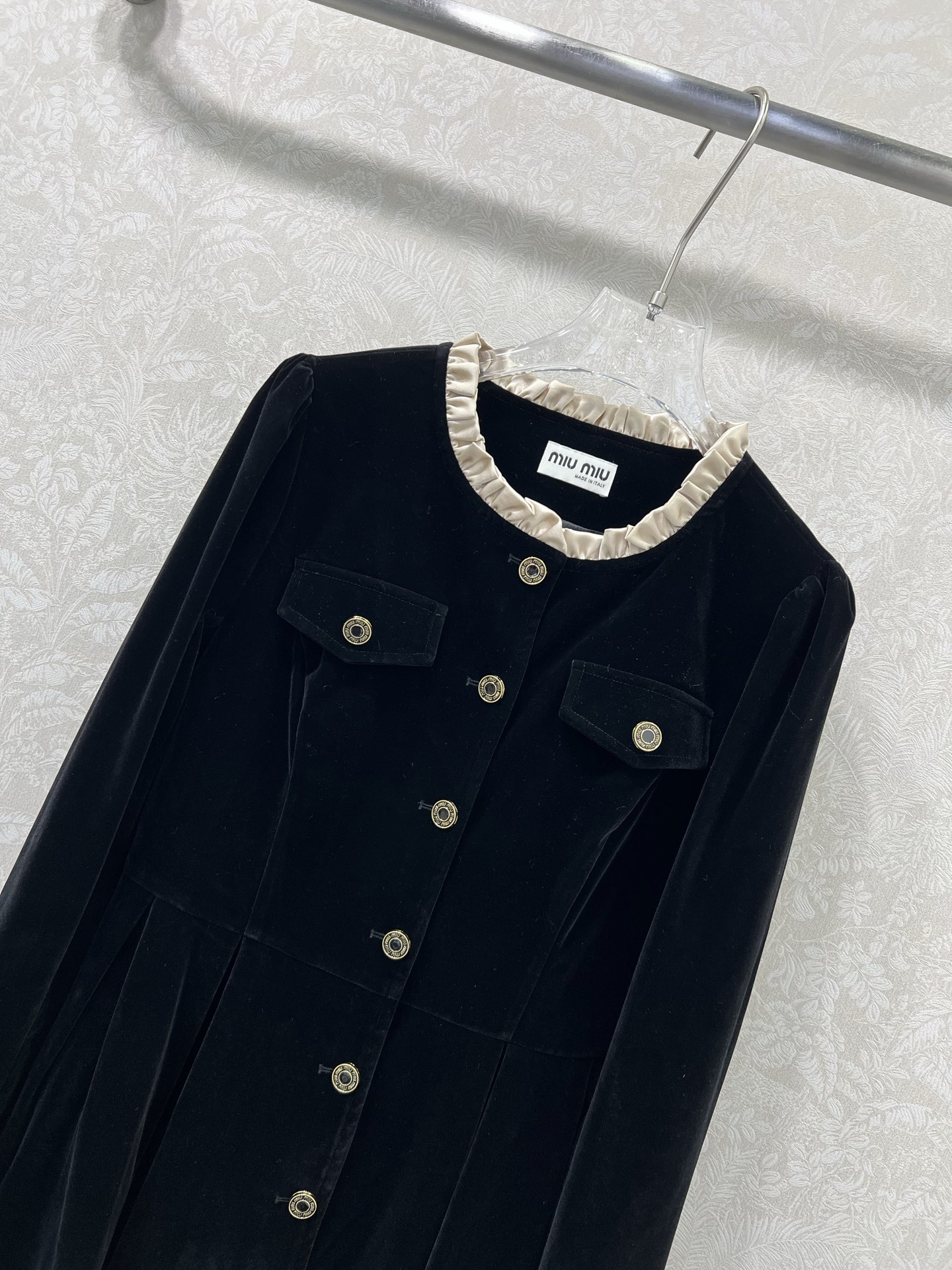 🔥🔥 CELIN*25新款圆领花束领丝绒连衣裙定制凯旋门五金 超赞的小黑裙推荐 复古显气质又充满少女感 