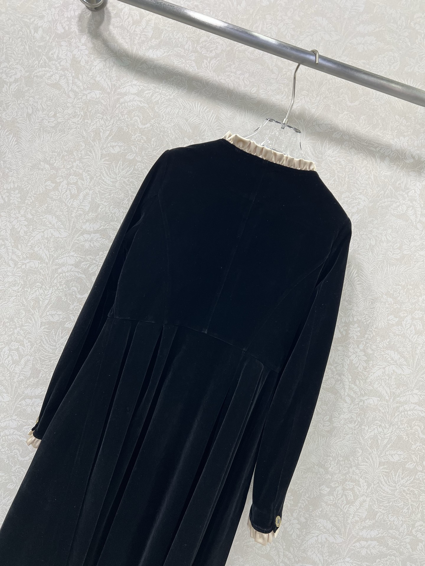 🔥🔥 CELIN*25新款圆领花束领丝绒连衣裙定制凯旋门五金 超赞的小黑裙推荐 复古显气质又充满少女感 