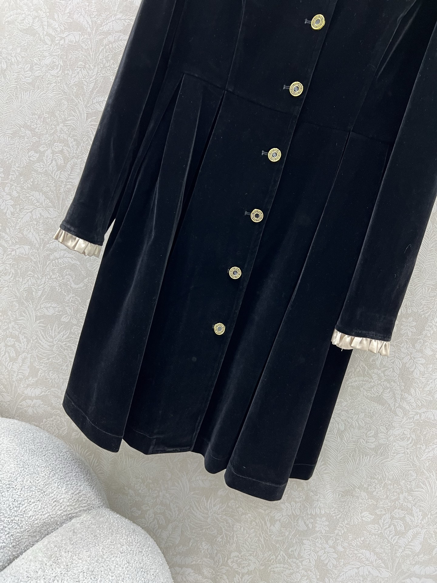 🔥🔥 CELIN*25新款圆领花束领丝绒连衣裙定制凯旋门五金 超赞的小黑裙推荐 复古显气质又充满少女感 