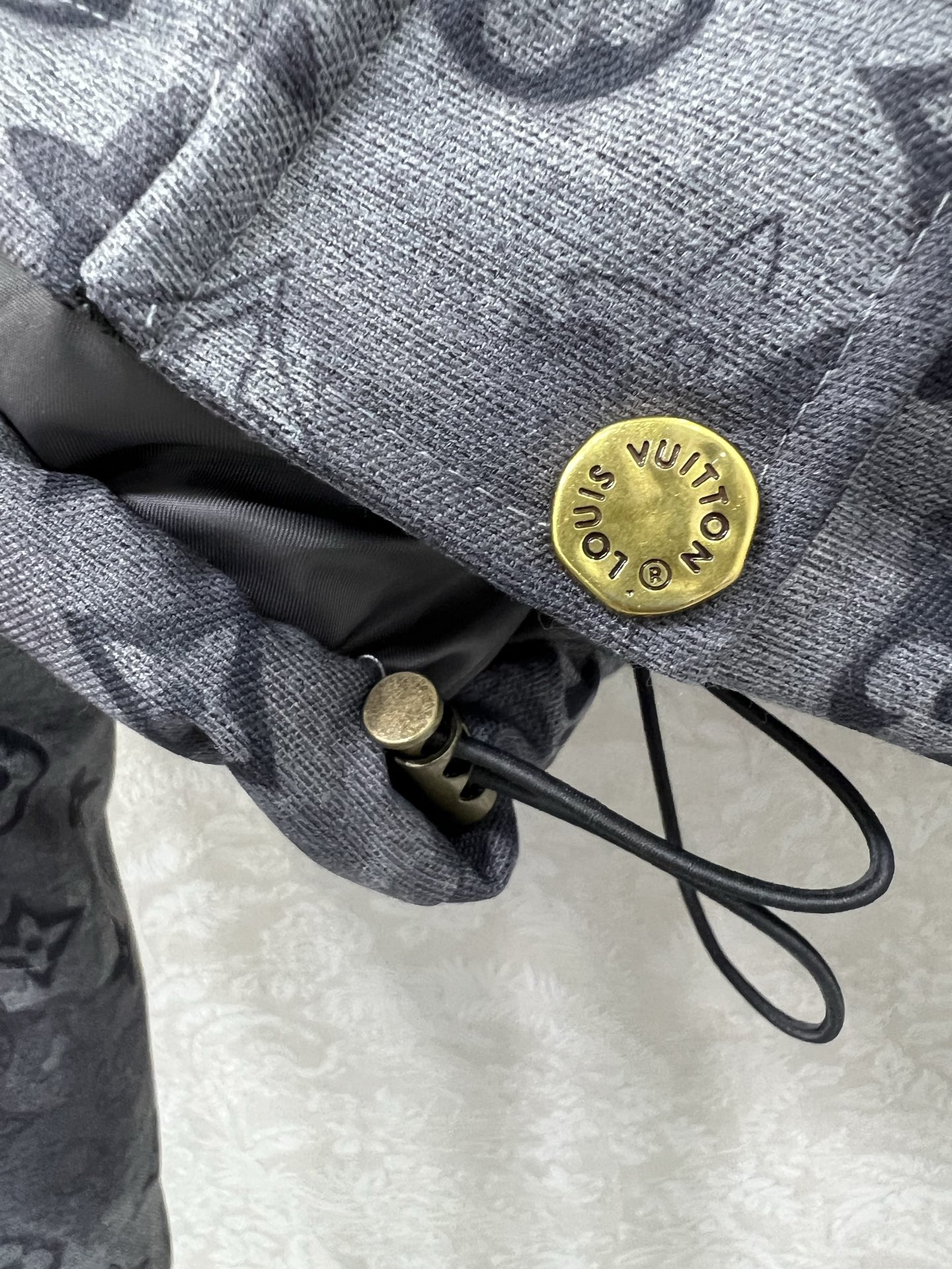 新出晕染灰色🔥🔥Louis Vuitt*n25新款羽绒服 90白鸭绒暗纹提花面料 可拆卸连帽设计 整件老