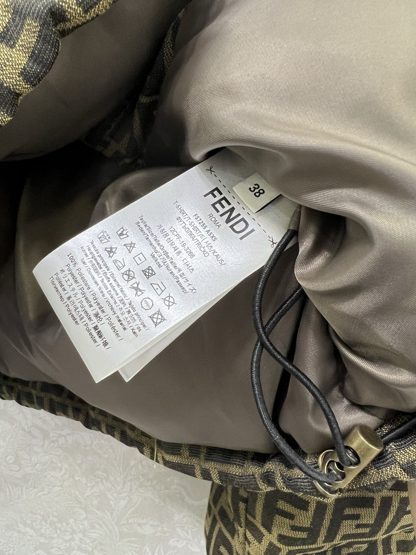 🔥🔥FEND*25新款小立领提花羽绒外套 90白鸭绒 双F提花满印时髦好看 版型很赞 定制的提花面料 气