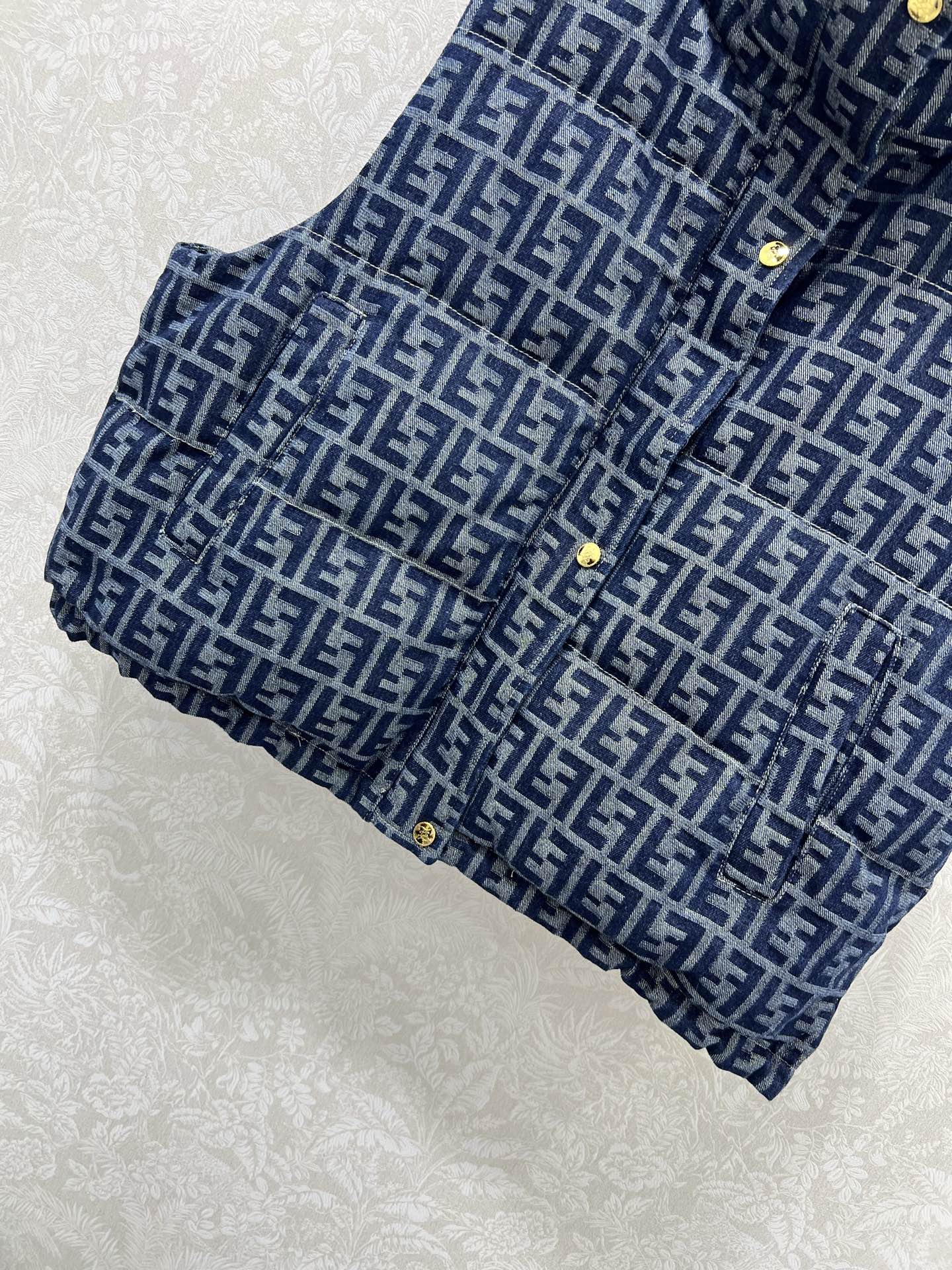 🔥🔥FEND*25新款牛仔羽绒马甲 90白鸭绒 丹宁牛仔系列立领羽绒马甲 双F牛仔提花面料 定制五金 打