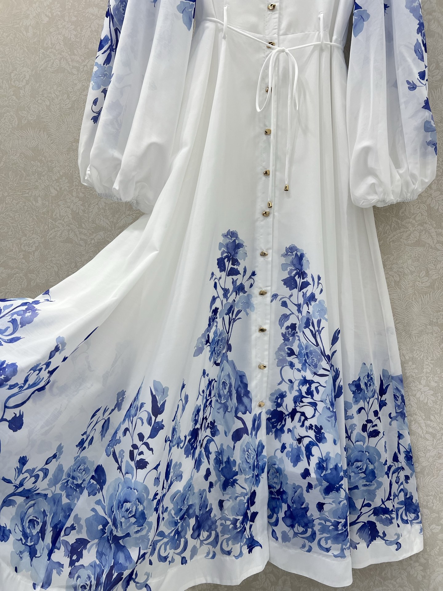 🔥🔥Zimmerman*兹/默曼 25新款青花瓷印花长款连衣裙 立领和灯笼袖设计 前襟单排定制花朵扣设计