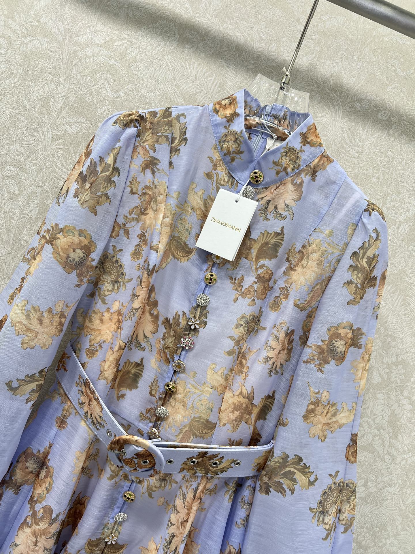 🔥🔥Zimmerman*兹/默曼 25新出紫色花色立领短款连衣裙 小立领和灯笼袖设计 前襟定制多宝花样五