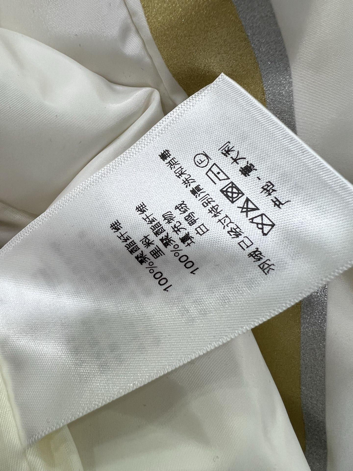 🔥🔥Dio*25滑雪系列连帽五角星羽绒外套 防风防水尼龙材质，羽绒填充内里，整件轻盈保暖，连帽长袖时尚羽