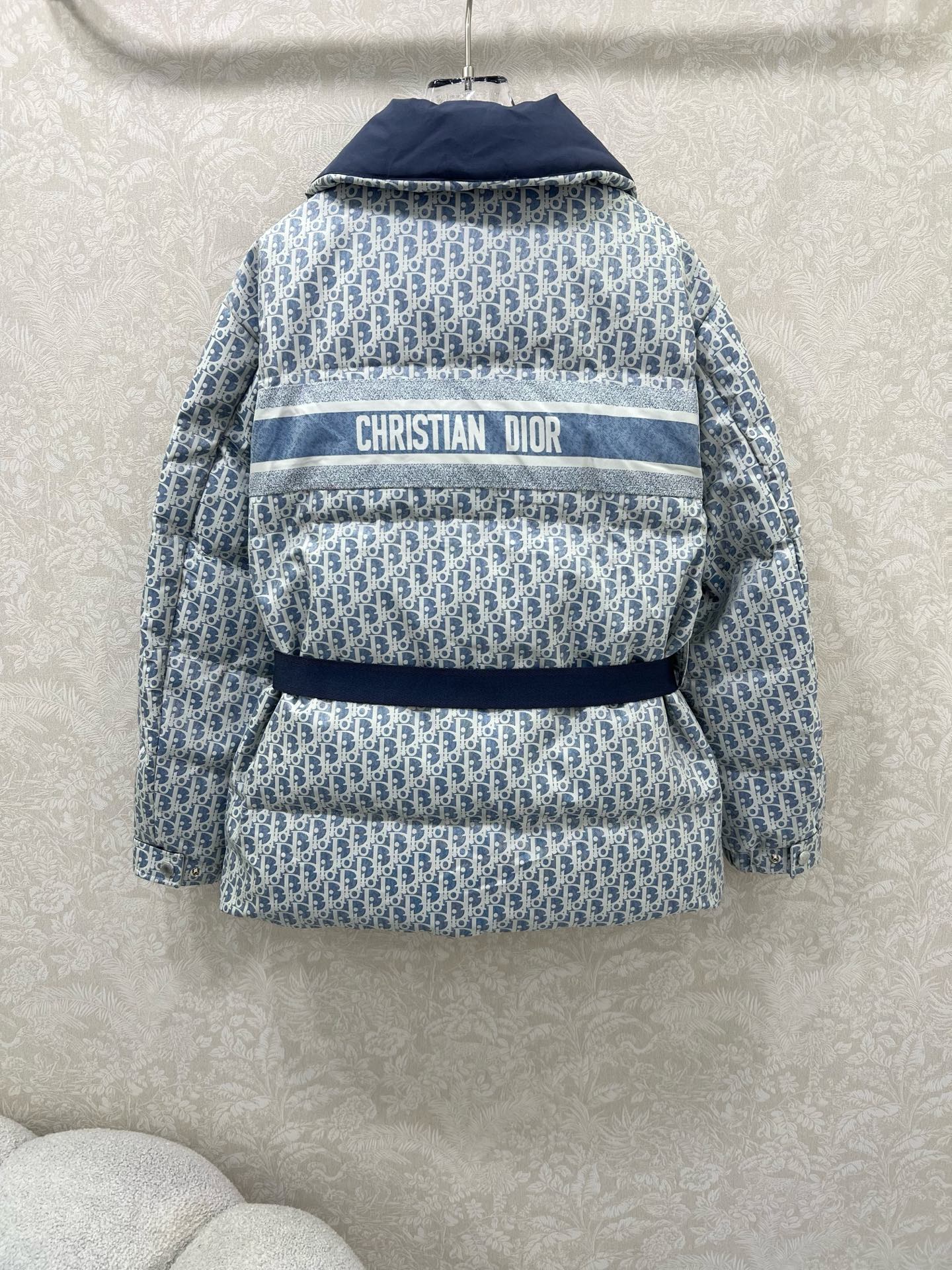 🔥🔥DIO* D家25秋冬新款羽绒服！全新版本升级面料‼️腰裙设计 CD滑雪系列！本季必入代购爆款！原版