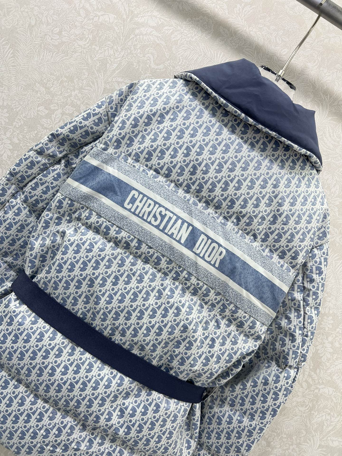 🔥🔥DIO* D家25秋冬新款羽绒服！全新版本升级面料‼️腰裙设计 CD滑雪系列！本季必入代购爆款！原版