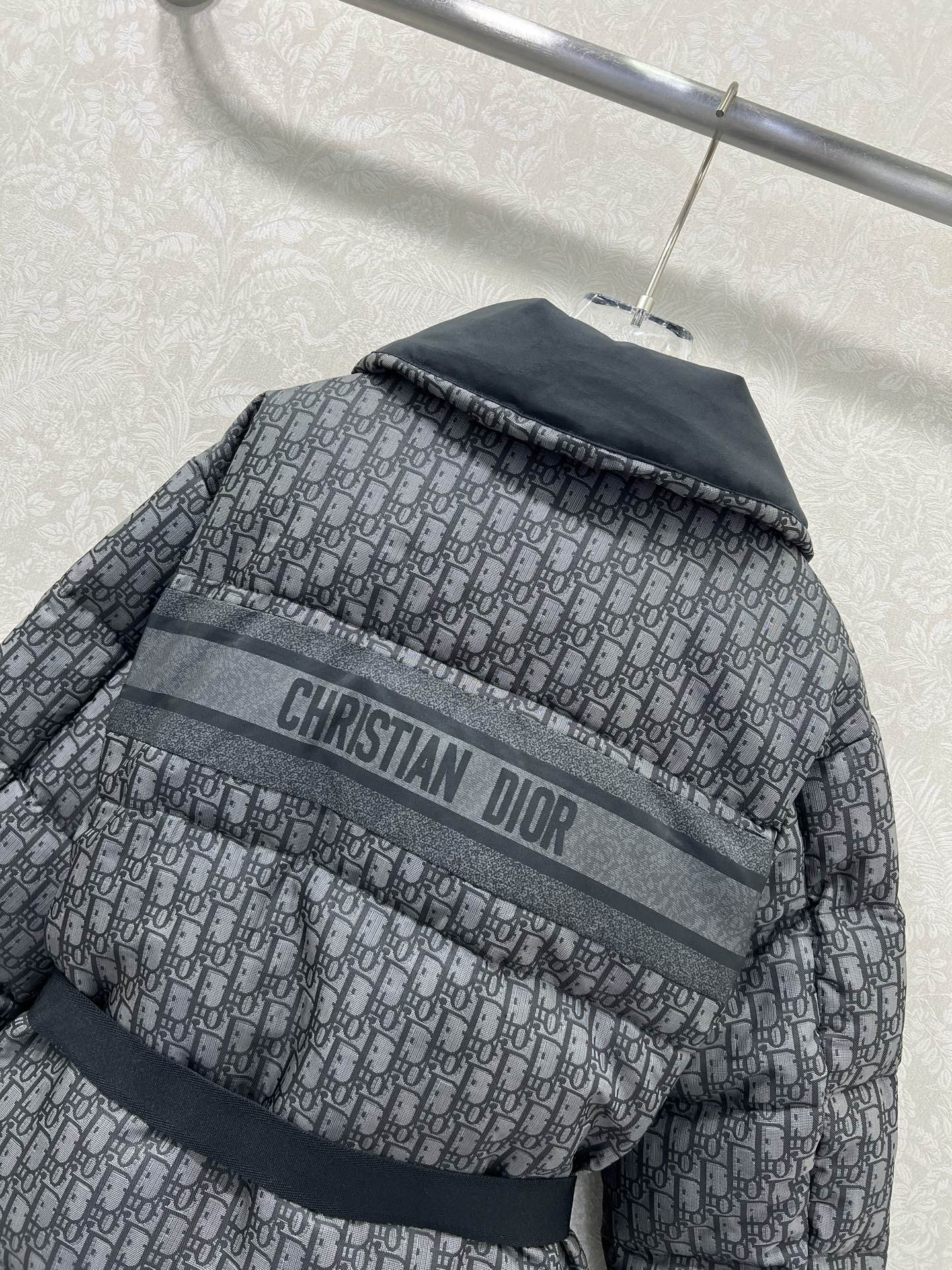 🔥🔥DIO* D家25秋冬新款羽绒服！全新版本升级面料‼️腰裙设计 CD滑雪系列！本季必入代购爆款！原版