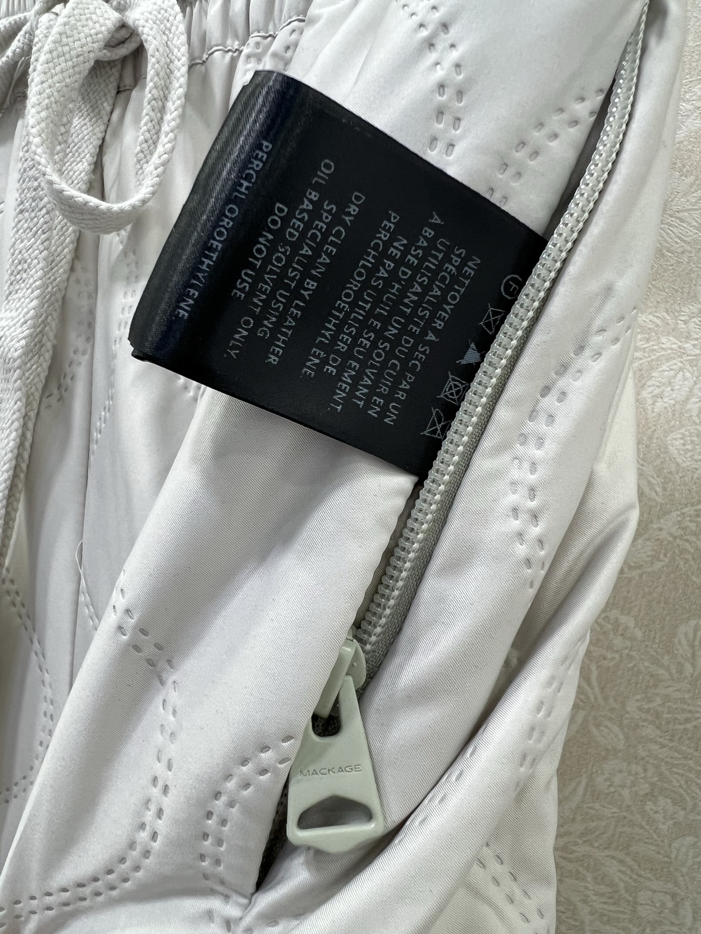 🔥🔥MACKAGE 迈凯奇 25新款双面穿束脚羽绒裤烫印绗缝保暖度爆棚的羽绒裤 两侧口袋定制五金 关键是