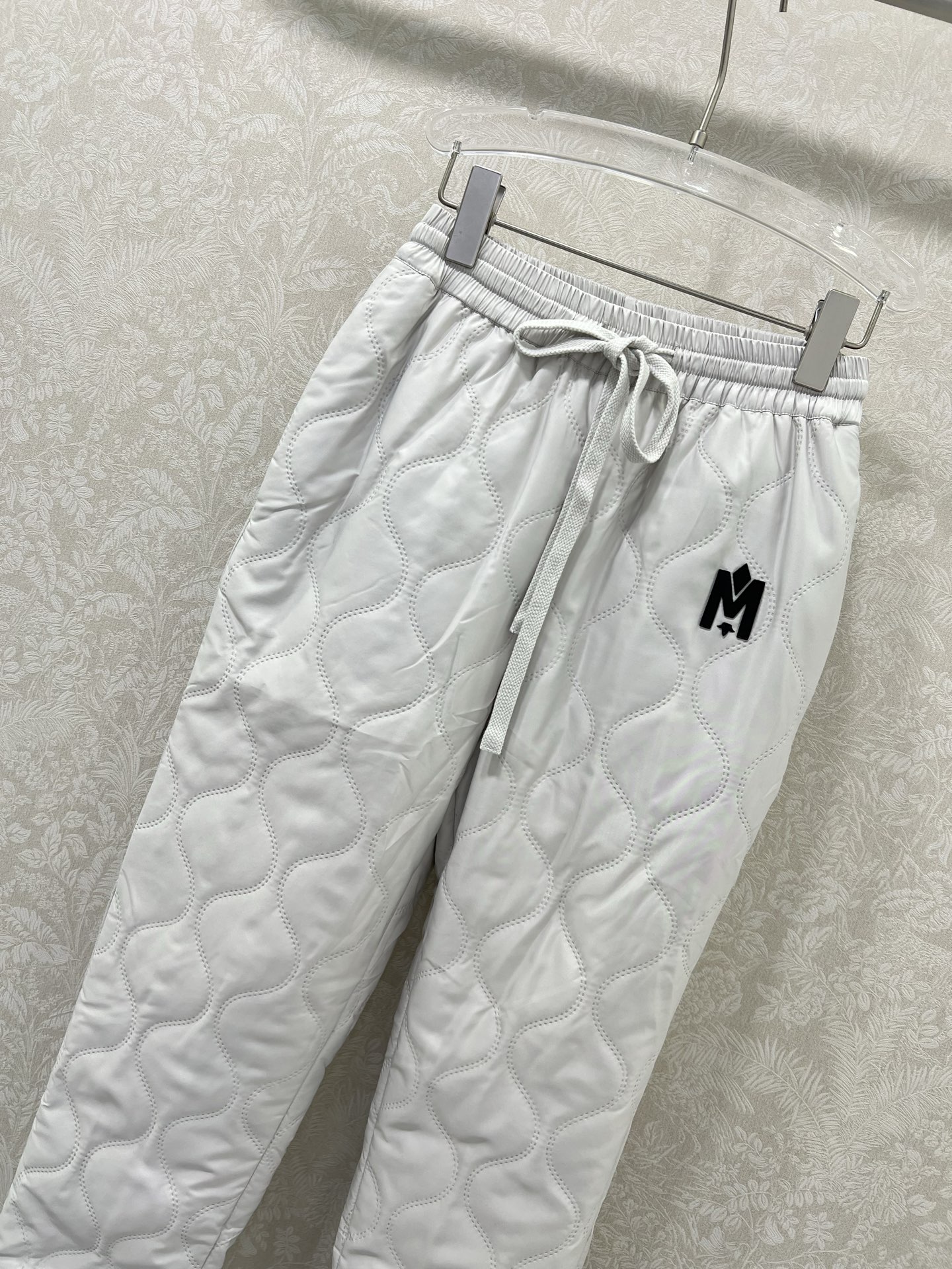 🔥🔥MACKAGE 迈凯奇 25新款双面穿束脚羽绒裤烫印绗缝保暖度爆棚的羽绒裤 两侧口袋定制五金 关键是