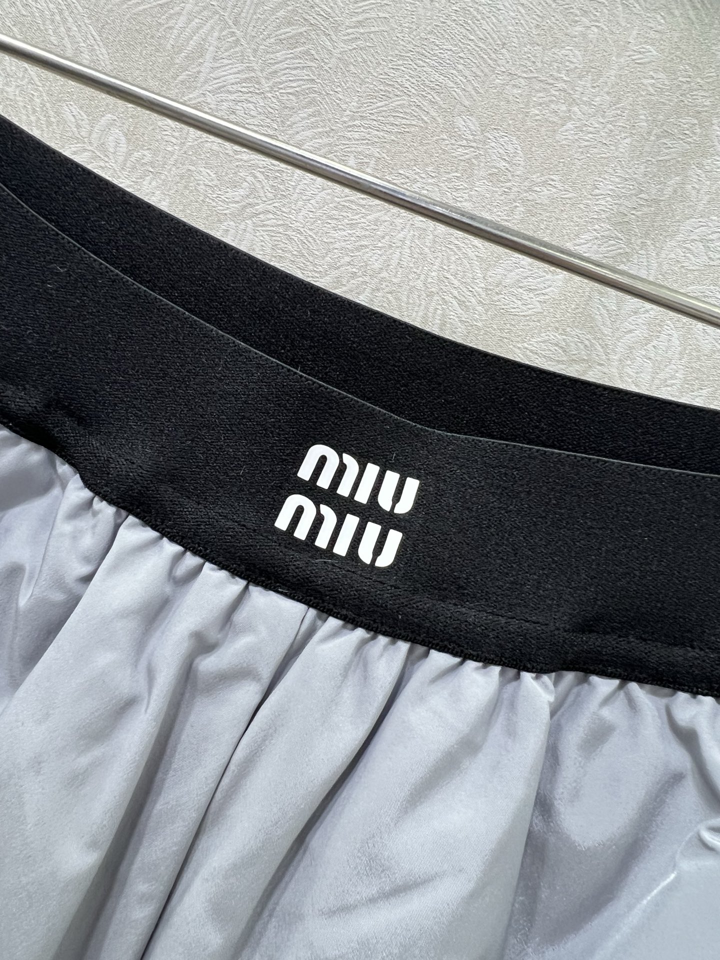 🔥🔥miumi*25新款束脚羽绒裤 保暖度爆棚的羽绒裤 腰头经典miu字母弹力织带 两侧口袋定制五金 关