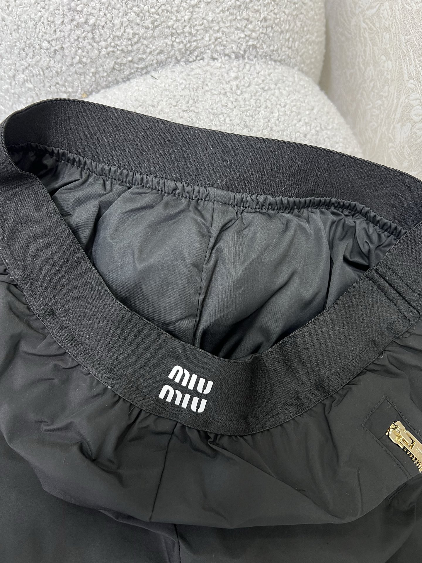 🔥🔥miumi*25新款束脚羽绒裤 保暖度爆棚的羽绒裤 腰头经典miu字母弹力织带 两侧口袋定制五金 关
