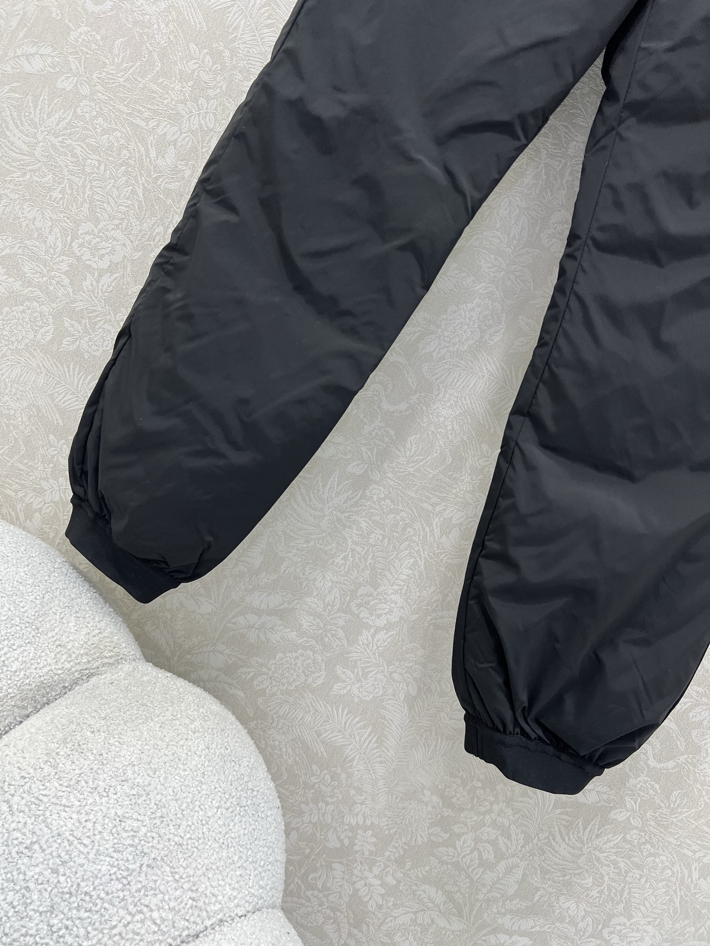 🔥🔥miumi*25新款束脚羽绒裤 保暖度爆棚的羽绒裤 腰头经典miu字母弹力织带 两侧口袋定制五金 关