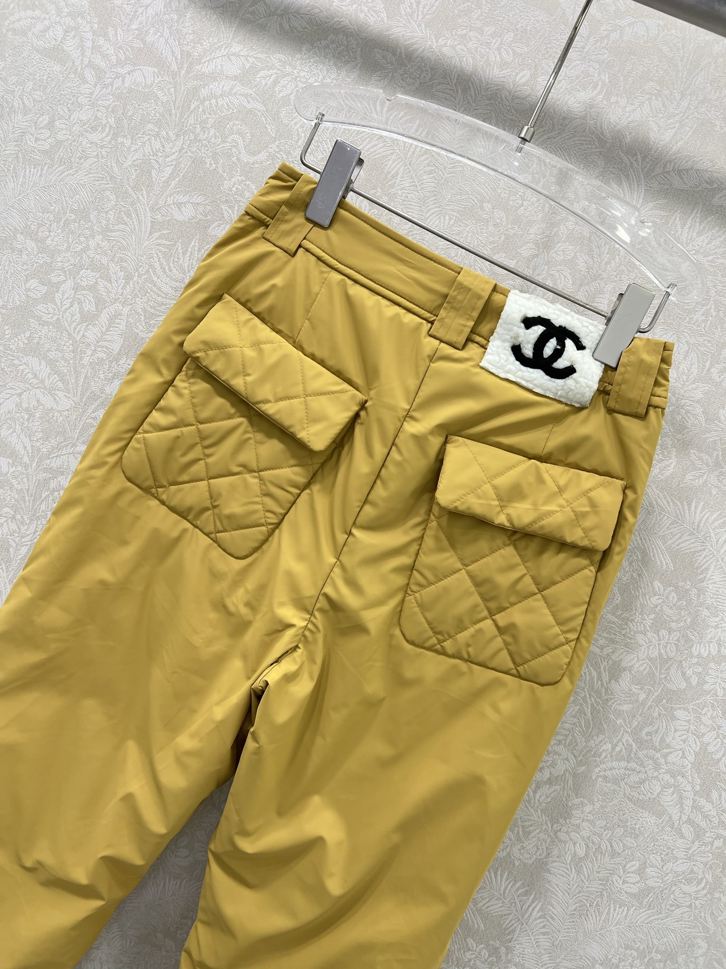 🔥🔥Chan*l 25秋冬新款coco滑雪系列！保暖度爆棚的运动休闲羽绒裤，定制五金 菱格压线口袋。后腰