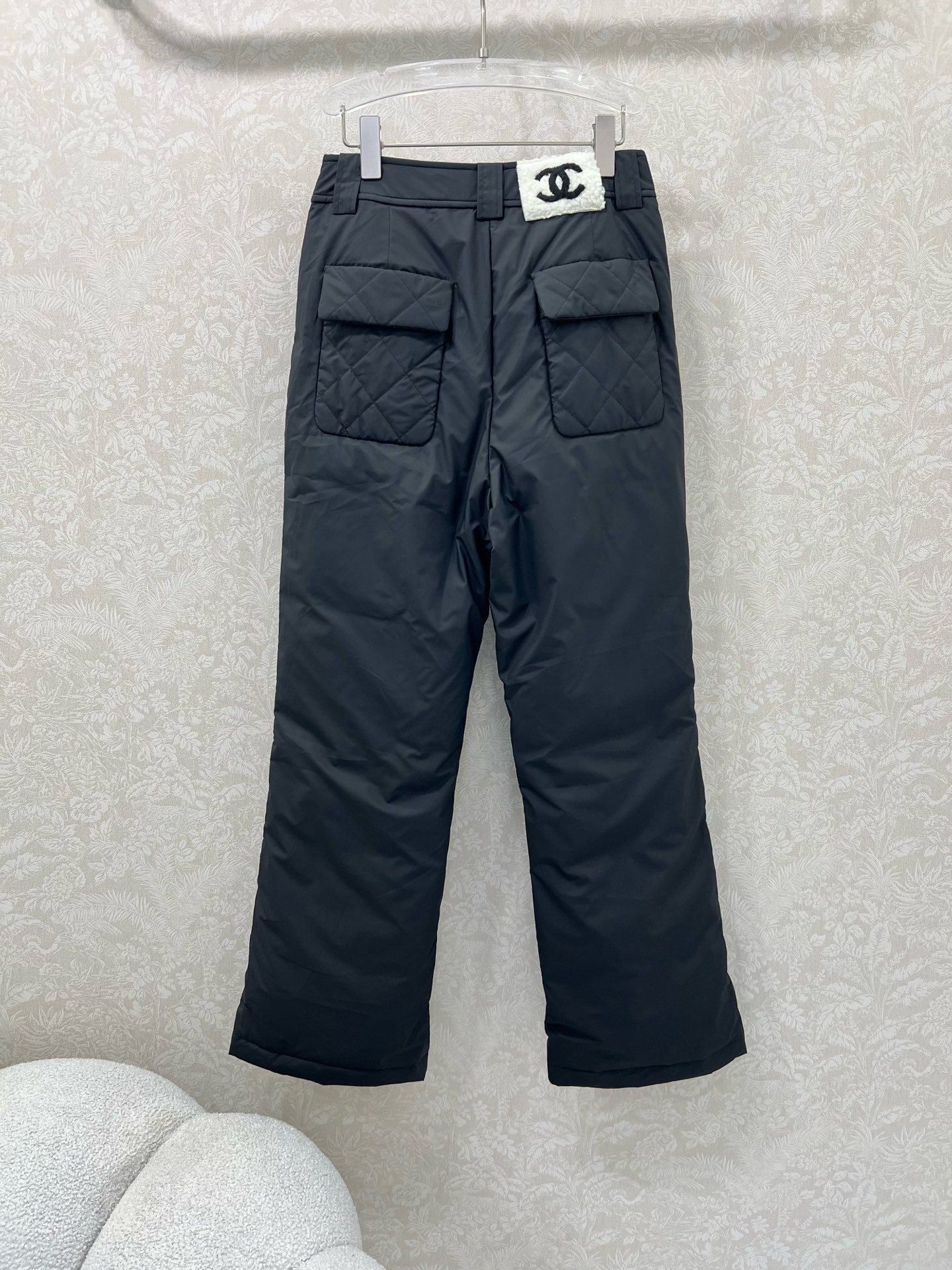 🔥🔥Chan*l 25秋冬新款coco滑雪系列！保暖度爆棚的运动休闲羽绒裤，定制五金 菱格压线口袋。后腰