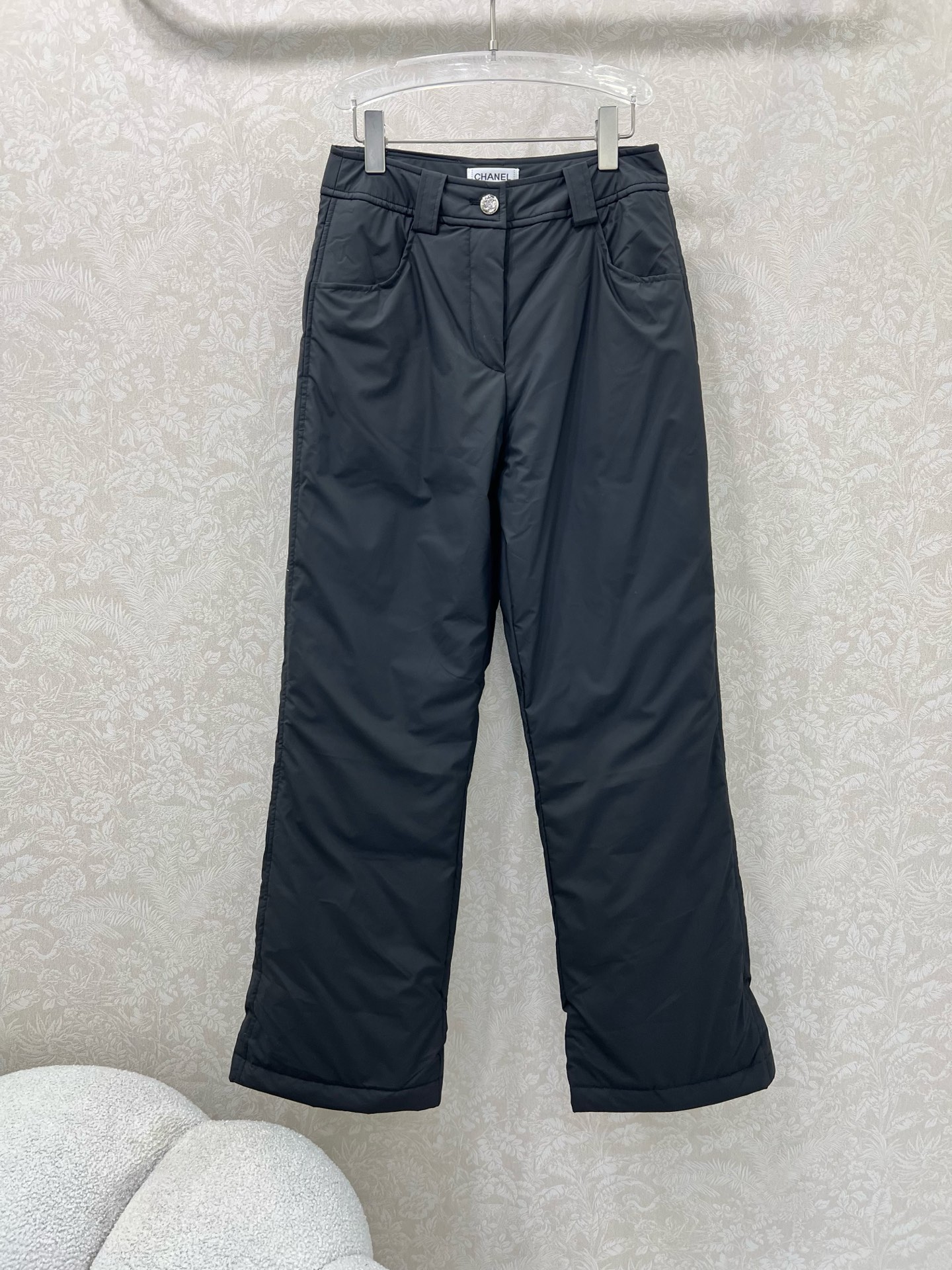 🔥🔥Chan*l 25秋冬新款coco滑雪系列！保暖度爆棚的运动休闲羽绒裤，定制五金 菱格压线口袋。后腰