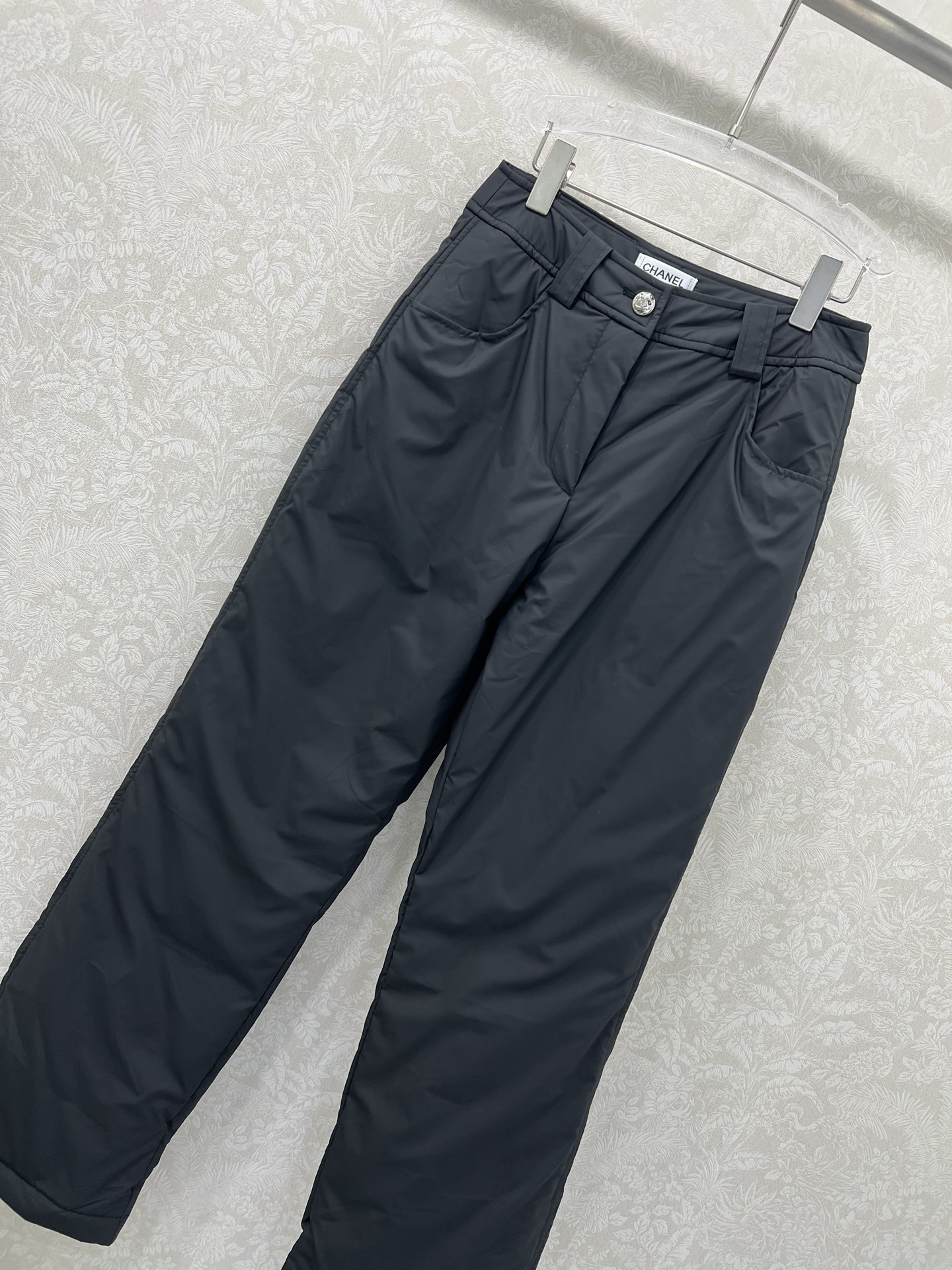 🔥🔥Chan*l 25秋冬新款coco滑雪系列！保暖度爆棚的运动休闲羽绒裤，定制五金 菱格压线口袋。后腰