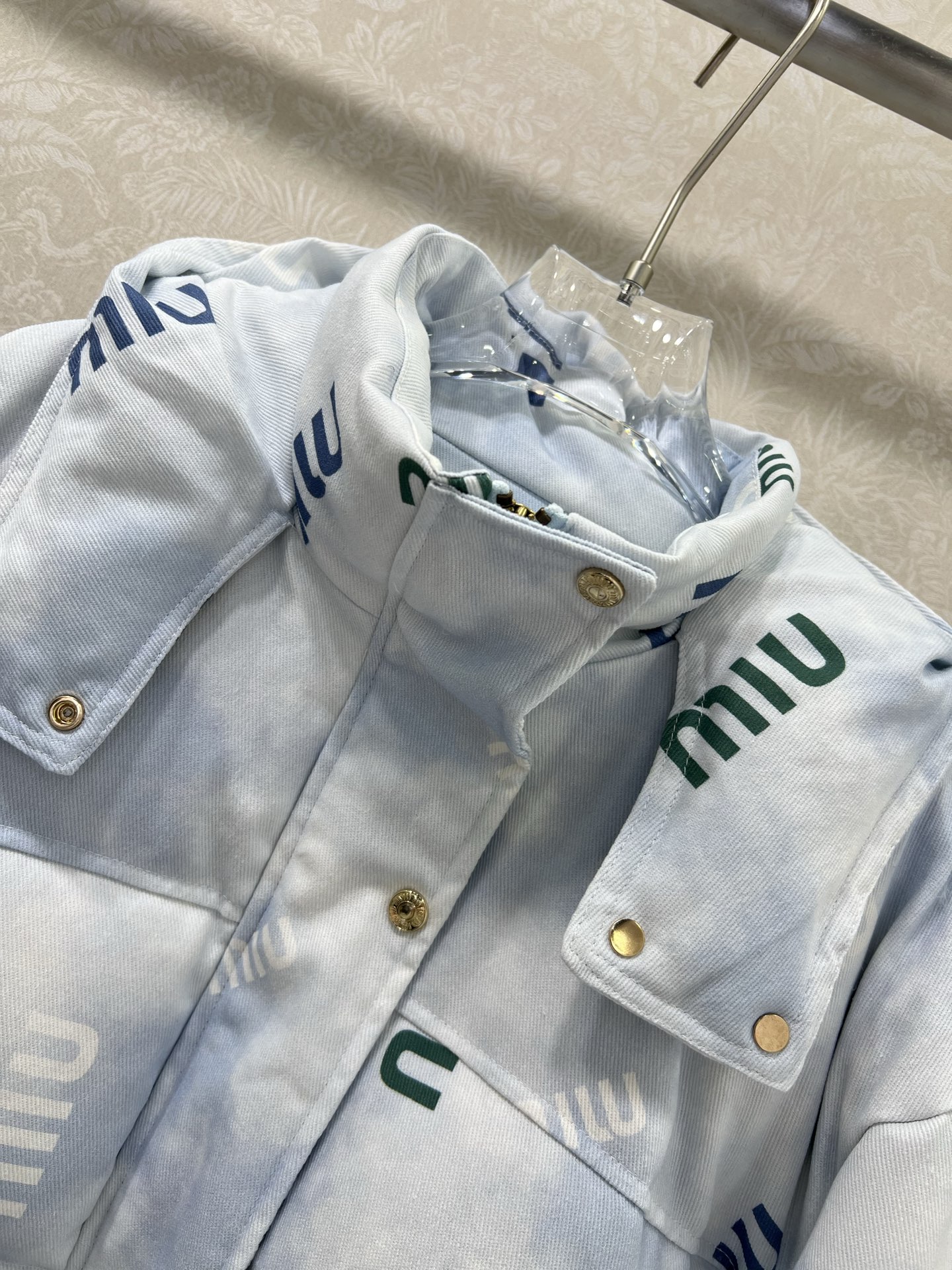 🔥🔥miumi* 25新款晕染彩色字母印花羽绒服 90白鸭绒 彩色字母提花系列连帽撞色羽绒 满Logo印