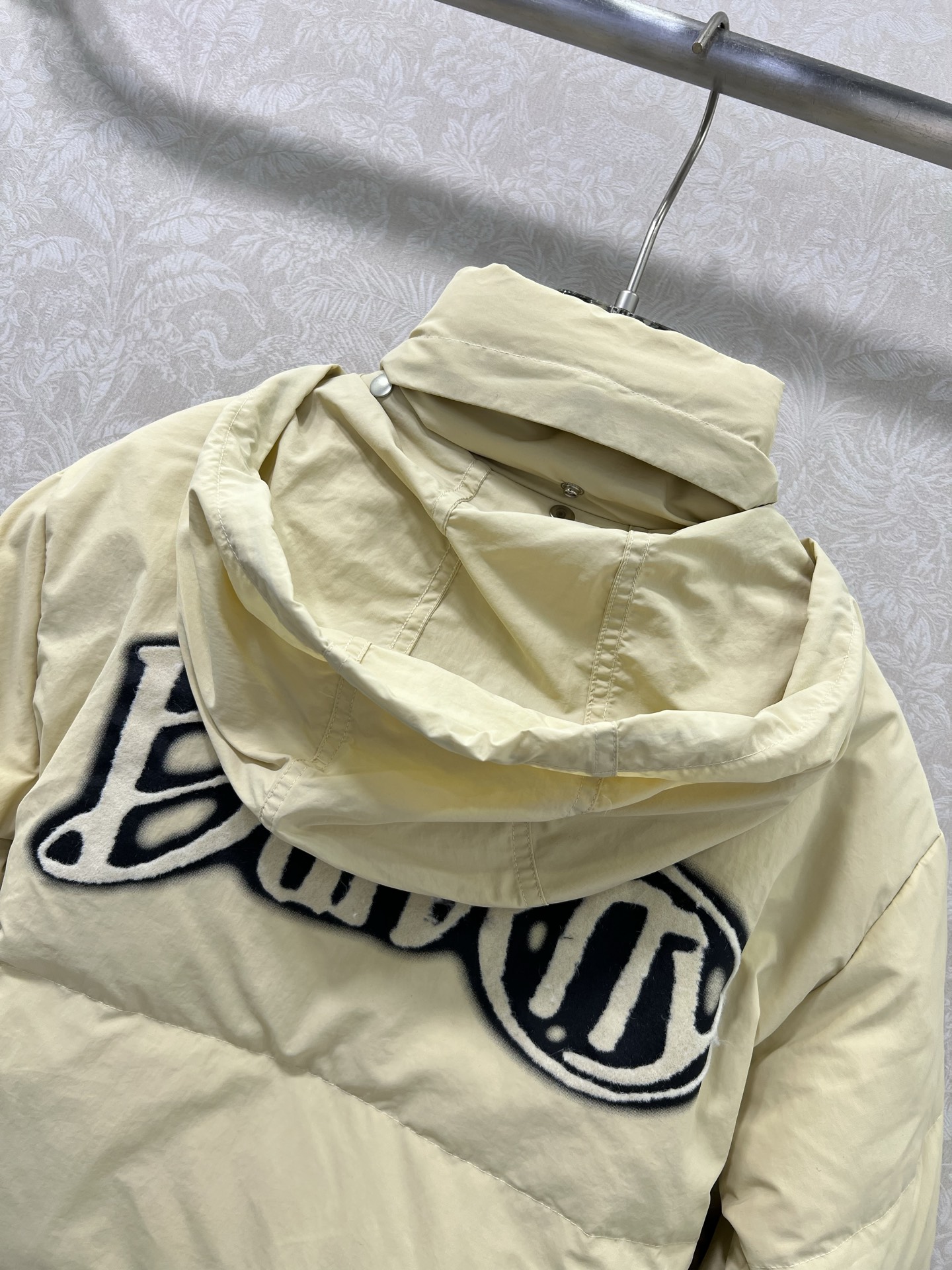 🔥🔥Burber*y25新款新花色Vintage格纹立领双面穿羽绒服 一衣多穿 一面纯色鹅黄色搭配后背字