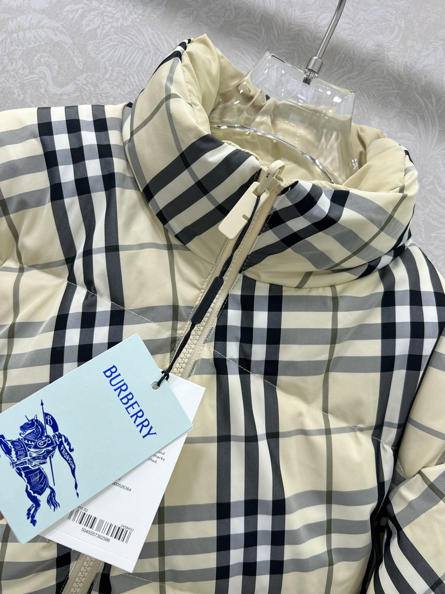 双面🔥🔥Burber*y25新款新花色Vintage格纹立领双面穿羽绒服 一衣多穿 一面纯色鹅黄色搭配后