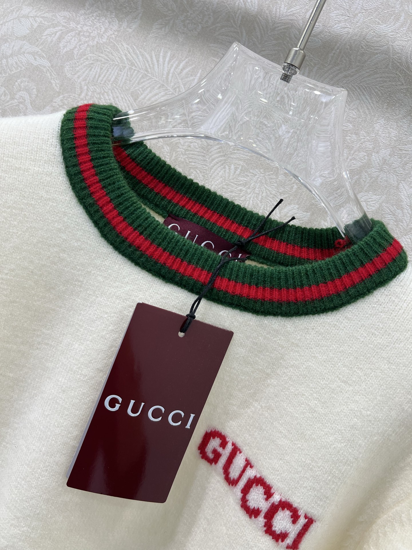 🔥🔥Gucc*25新款领口撞色针织套头毛衣 胸前字母刺绣 领口经典红绿拼色条纹 独家高版出品 真的很难不