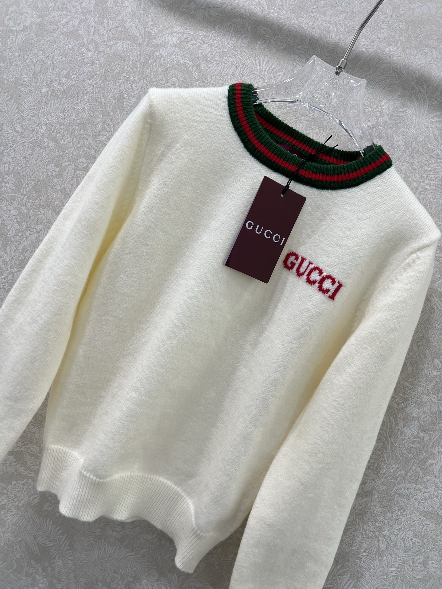 🔥🔥Gucc*25新款领口撞色针织套头毛衣 胸前字母刺绣 领口经典红绿拼色条纹 独家高版出品 真的很难不
