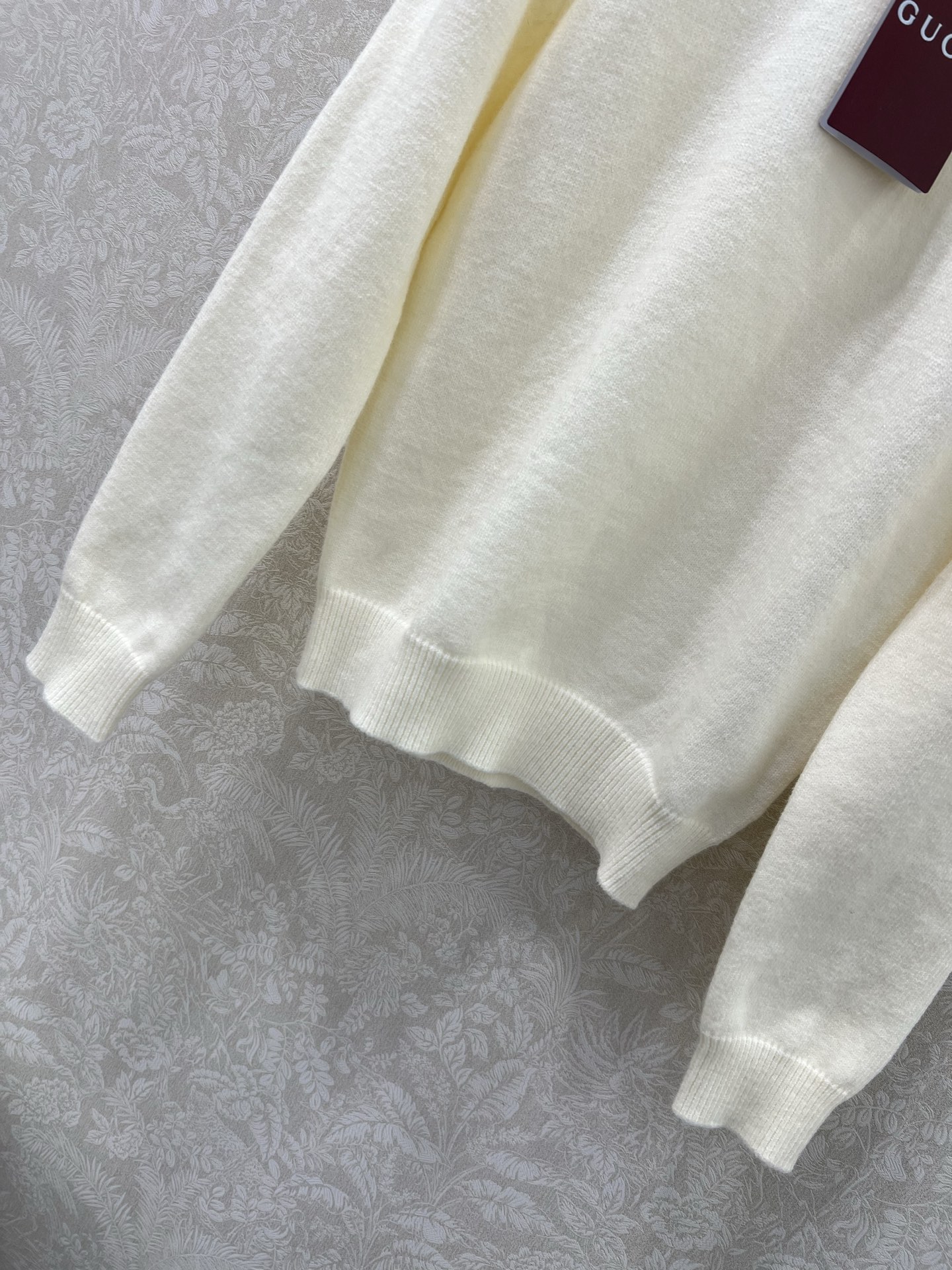 🔥🔥Gucc*25新款领口撞色针织套头毛衣 胸前字母刺绣 领口经典红绿拼色条纹 独家高版出品 真的很难不