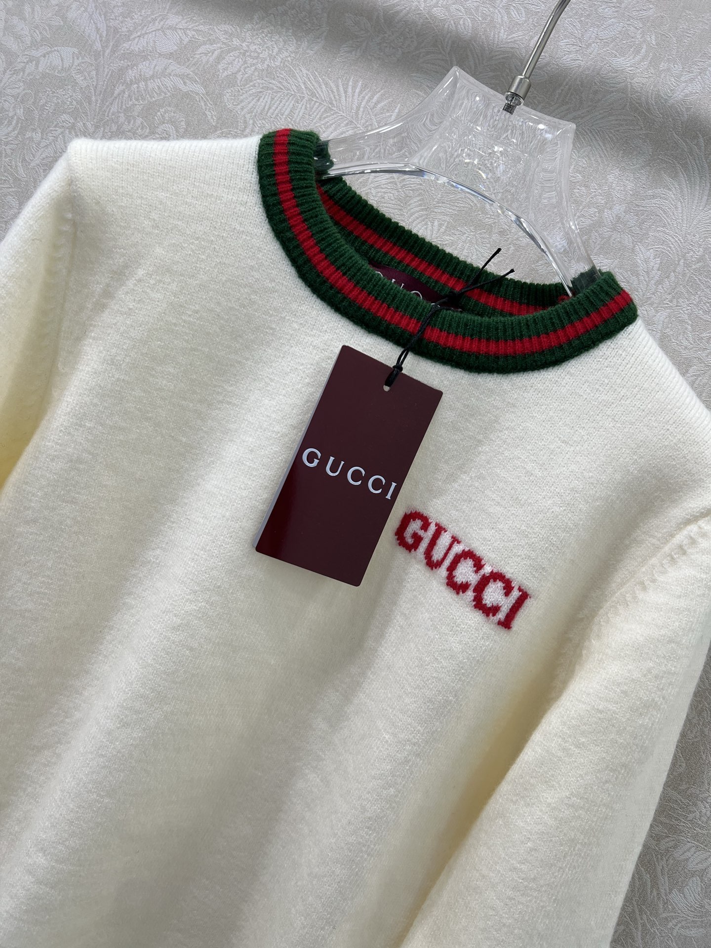 🔥🔥Gucc*25新款领口撞色针织套头毛衣 胸前字母刺绣 领口经典红绿拼色条纹 独家高版出品 真的很难不