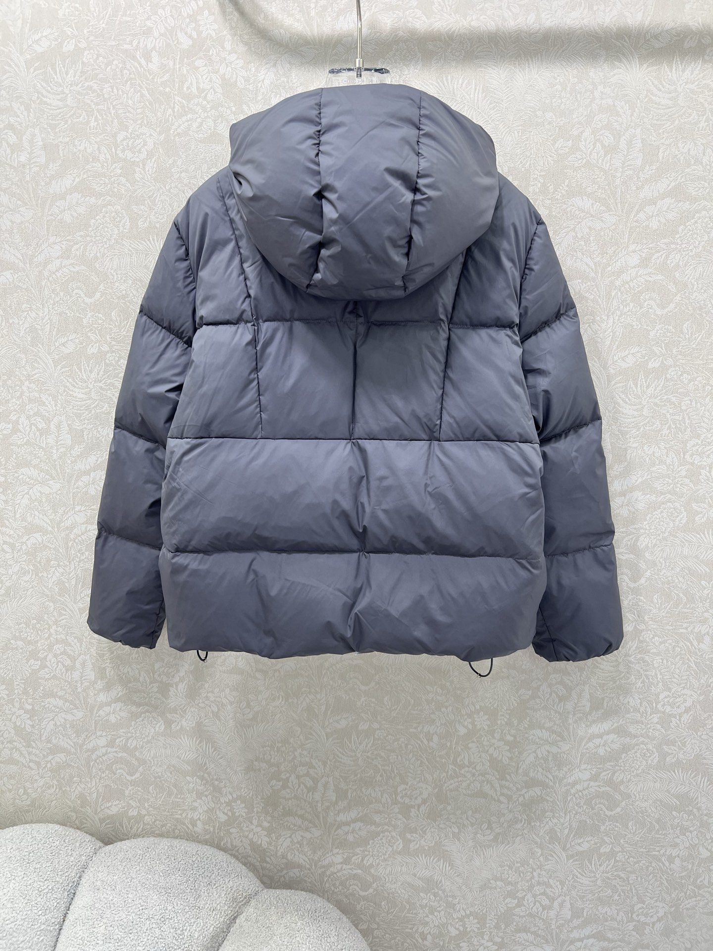 🔥🔥Moncle*25 秋冬新品Fusain连帽短款羽绒夹克外套. 男女同款运动版型减龄又显瘦随性搭配超