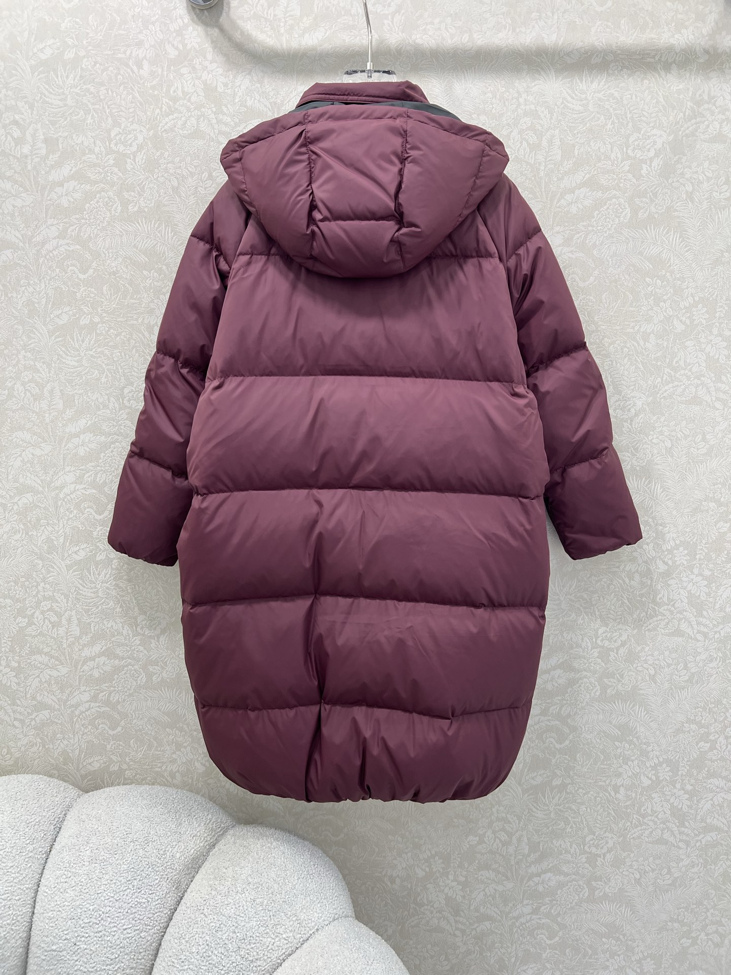 🔥🔥BC老钱风穿搭！可拆卸连帽长款羽绒服 国标进口90%白鸭绒记忆丝面料防风保暖。铜链意式拉链头装饰，简