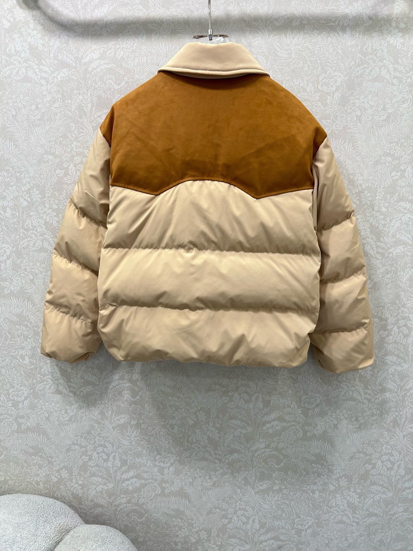 🔥🔥miumi*25全新版本出货啦 新款麂皮绒拼羽绒服 90白鹅绒 整件拼接做麂皮绒与防风防水材质搭配质