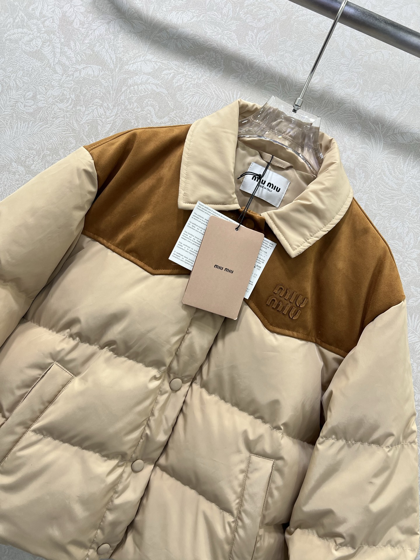 🔥🔥miumi*25全新版本出货啦 新款麂皮绒拼羽绒服 90白鹅绒 整件拼接做麂皮绒与防风防水材质搭配质